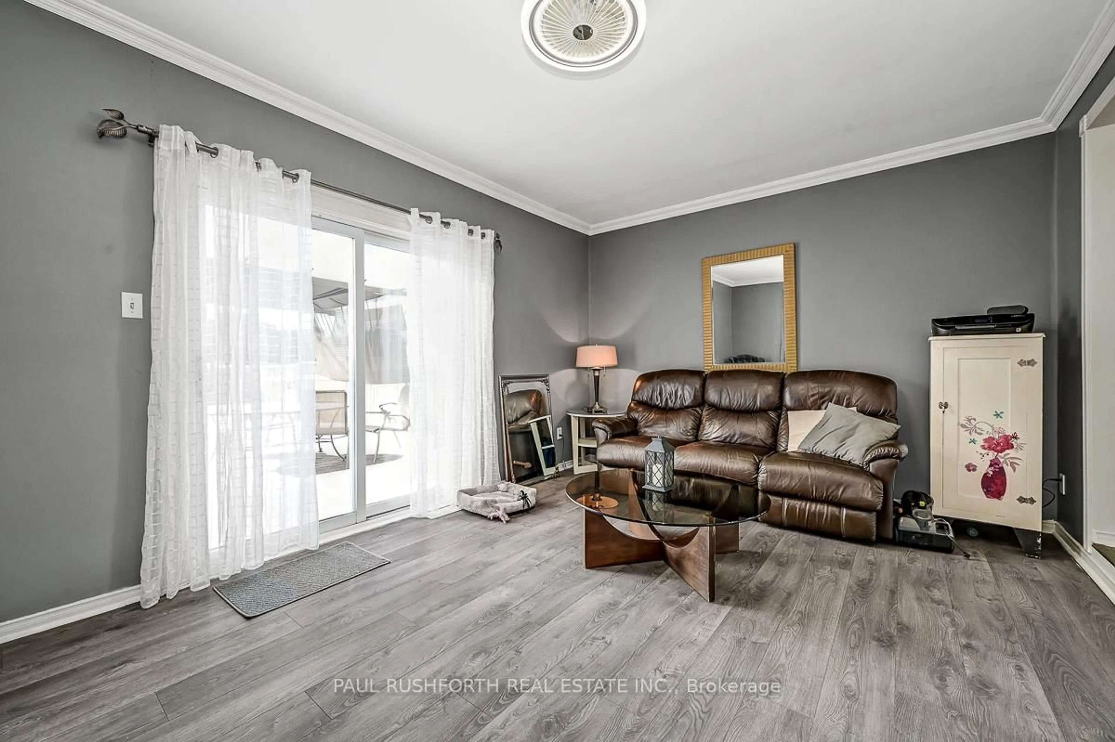 Living room with furniture, unknown for 6475 Colony Sq, Orleans Ontario K1C 3E1