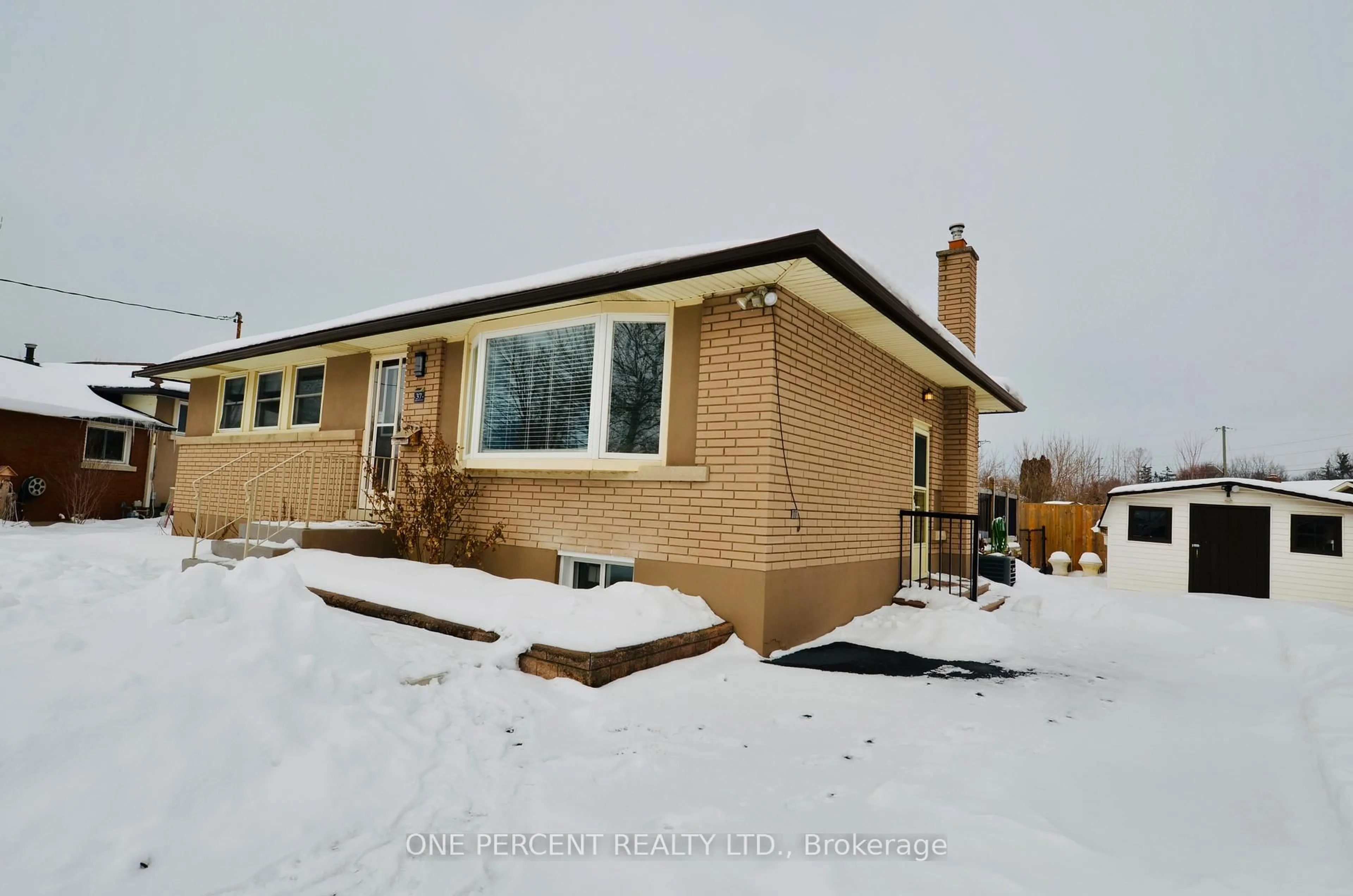 Unknown for 37 Coronation Blvd, St. Catharines Ontario L2S 2V2