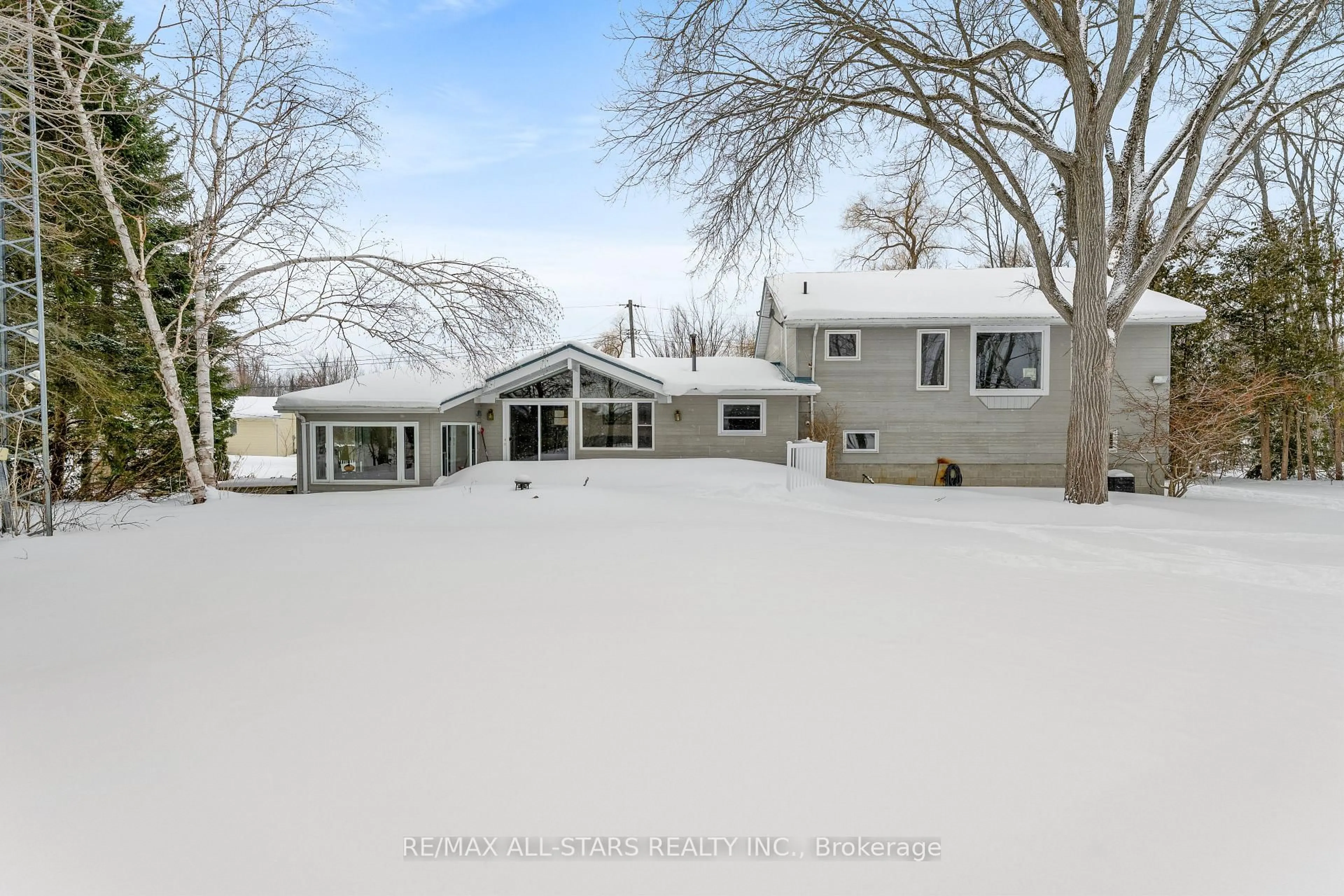 A pic from outside/outdoor area/front of a property/back of a property/a pic from drone, unknown for 1 Beatrice Dr, Kawartha Lakes Ontario K0M 1N0