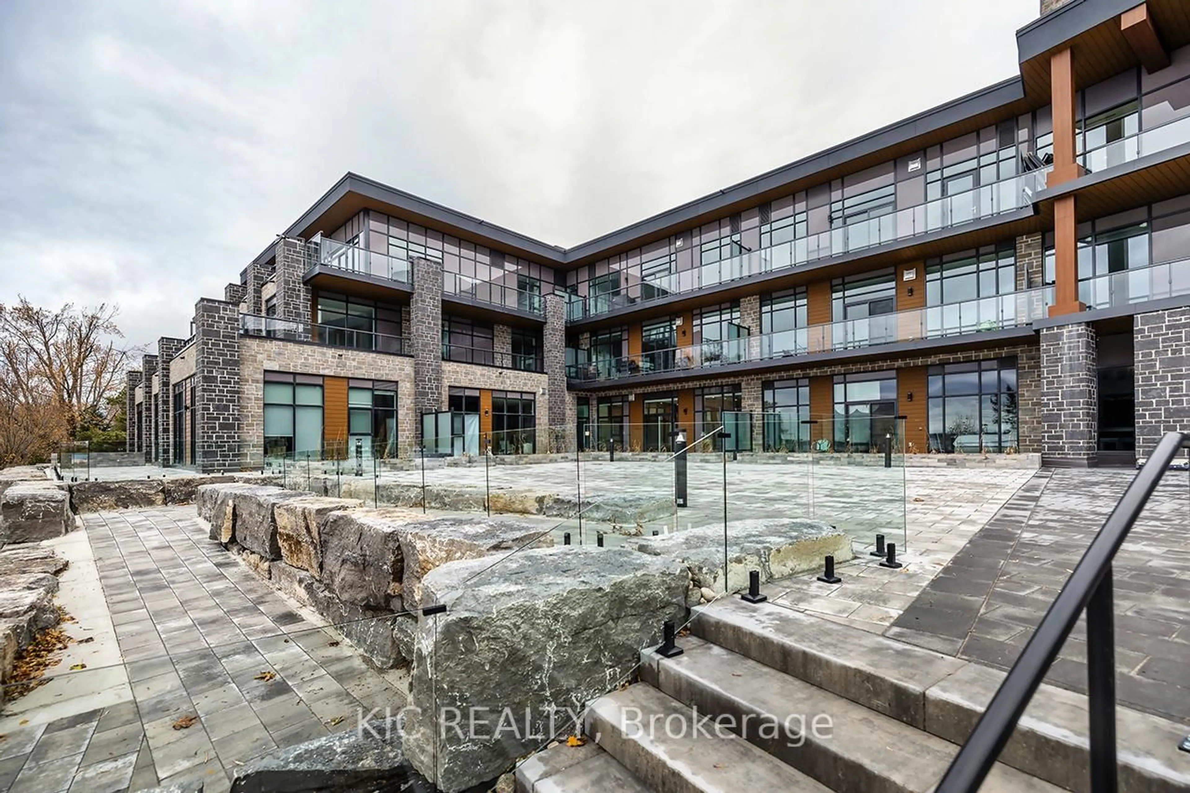 Unknown for 99 Louisa St #302, Kawartha Lakes Ontario K0M 1N0