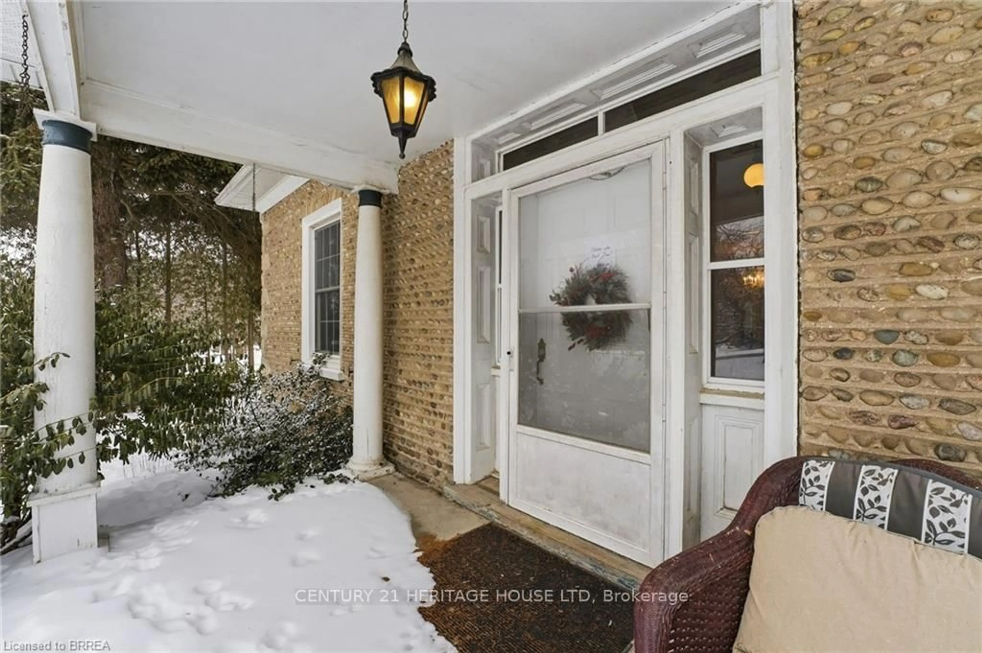 Indoor entryway for 899 Keg Lane, Brant Ontario N3L 3E2