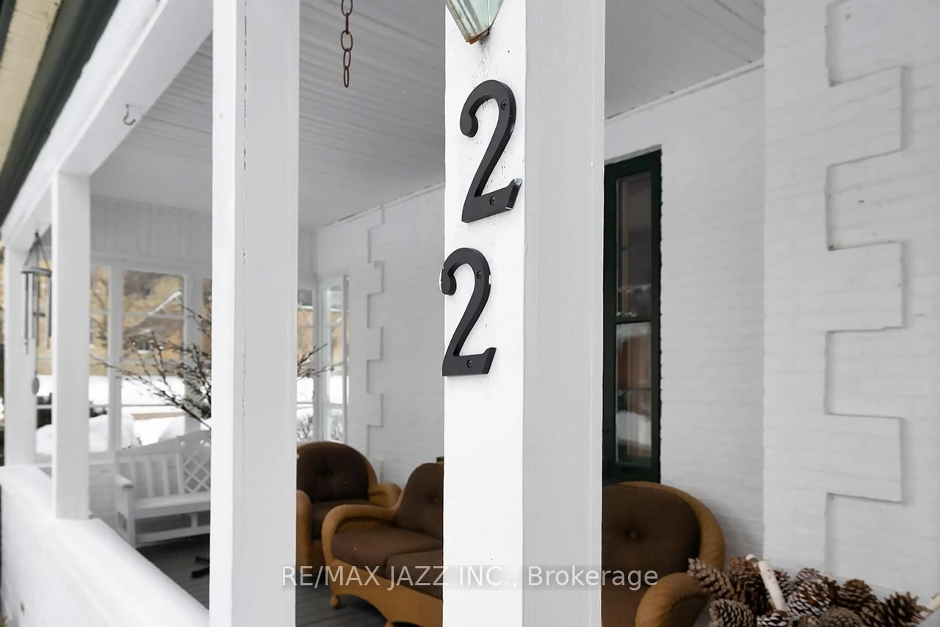 Indoor entryway for 22 Francis St, Kawartha Lakes Ontario K9V 3R6