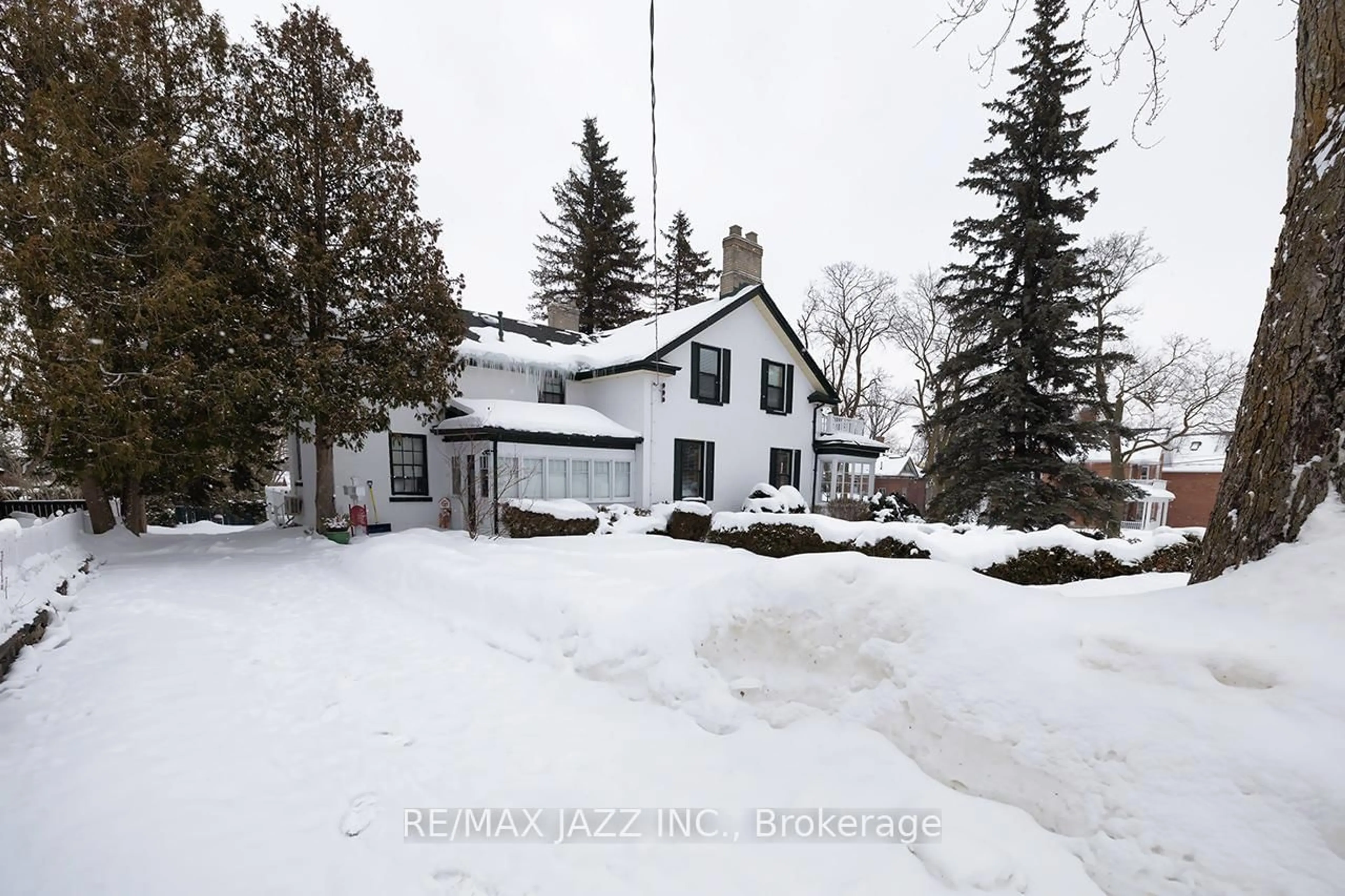 A pic from outside/outdoor area/front of a property/back of a property/a pic from drone, street for 22 Francis St, Kawartha Lakes Ontario K9V 3R6