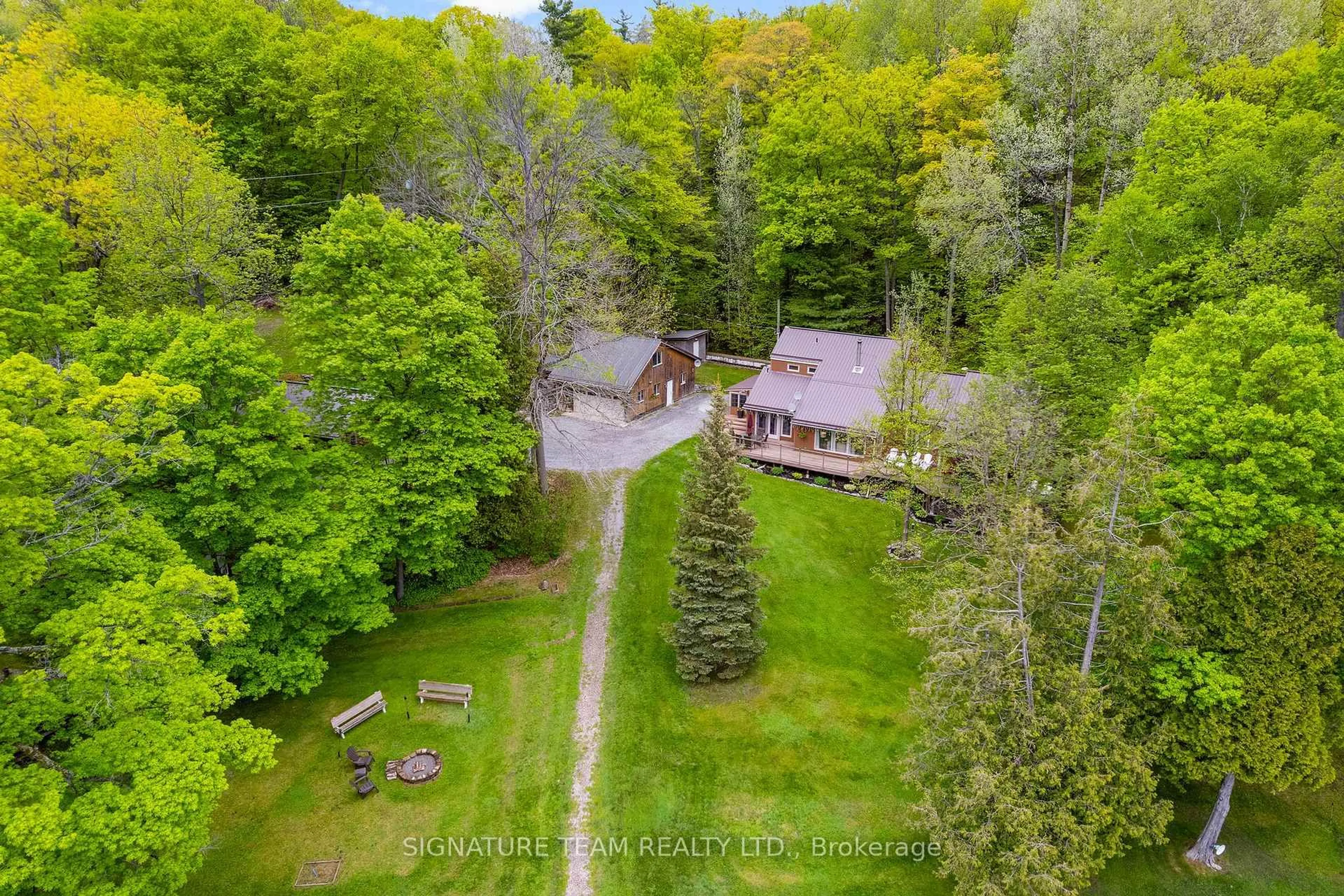 A pic from outside/outdoor area/front of a property/back of a property/a pic from drone, unknown for 585b Two Mile Tr, Pembroke Ontario K8A 6W3