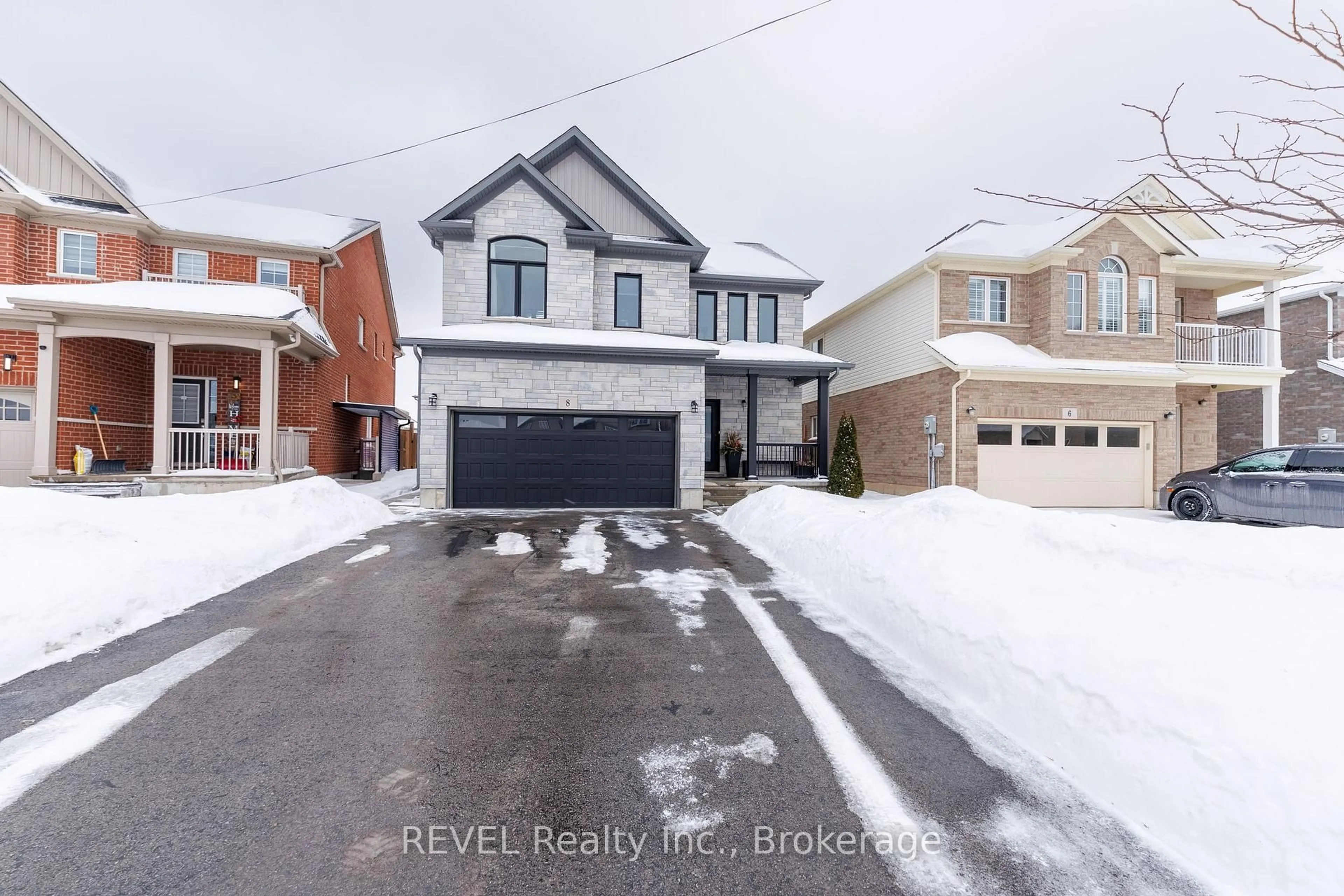 A pic from outside/outdoor area/front of a property/back of a property/a pic from drone, street for 8 Elderberry Rd, Thorold Ontario L2V 0E7