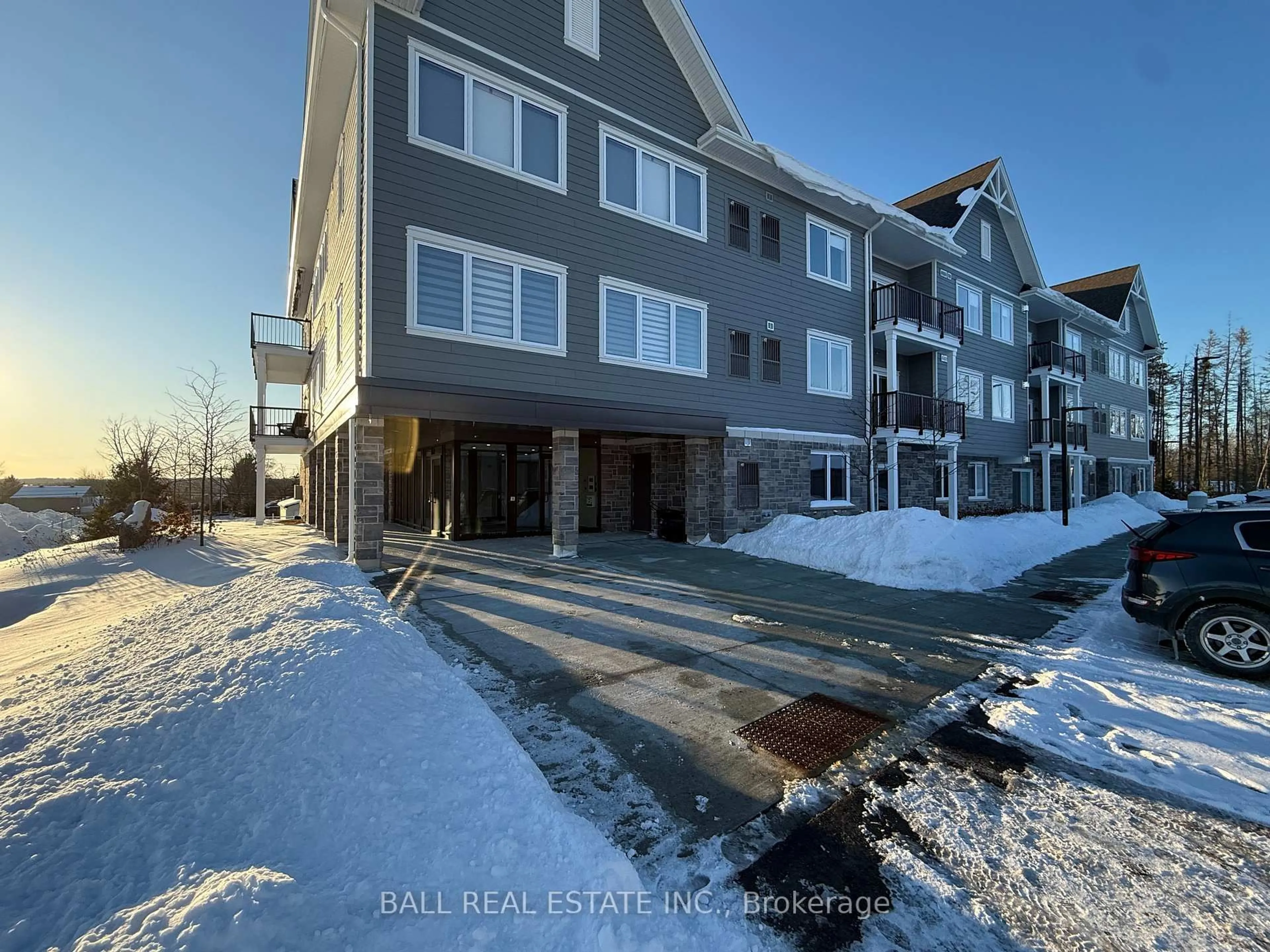 Unknown for 19 Hampton Lane #204, Selwyn Ontario K0L 2H0