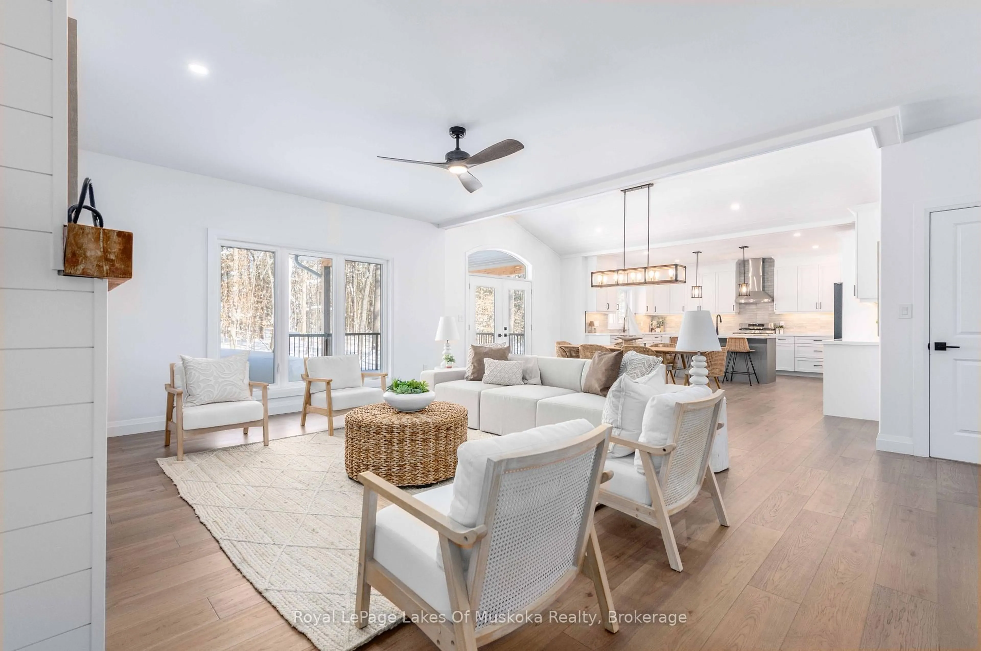 Open concept kitchen, unknown for 1030 Xavier St, Gravenhurst Ontario P0E 1G0