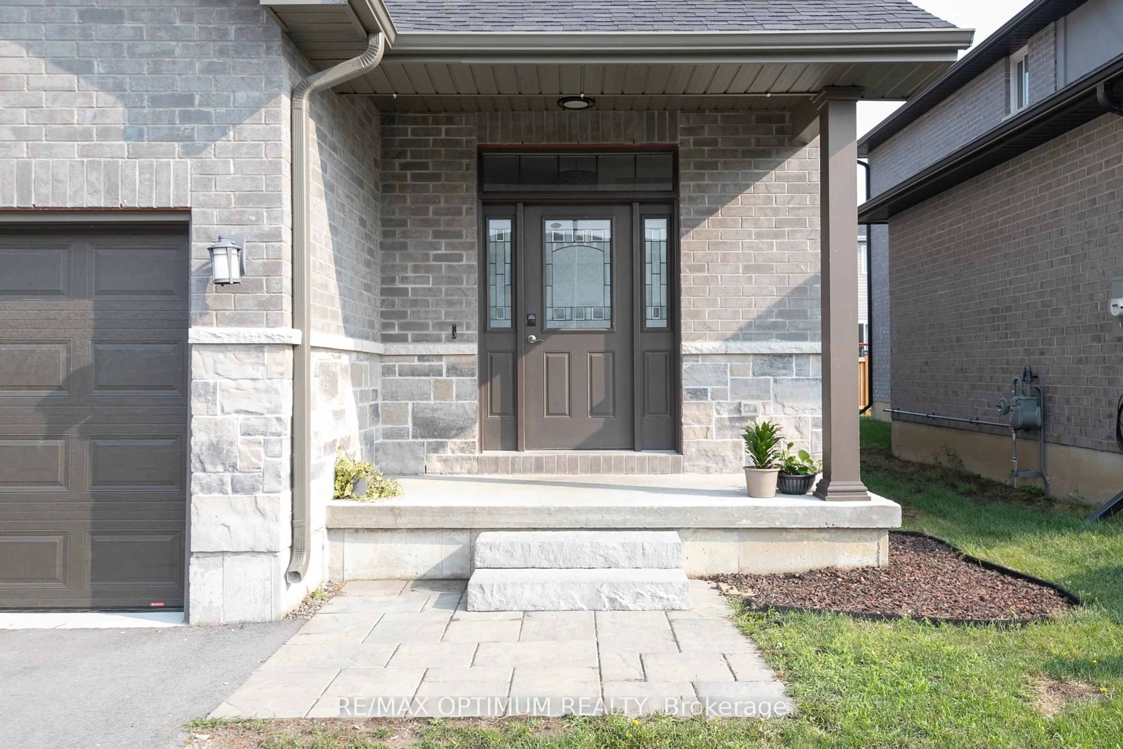 Home with brick exterior material, street for 34 Primrose Cres, Belleville Ontario K8N 4Z5