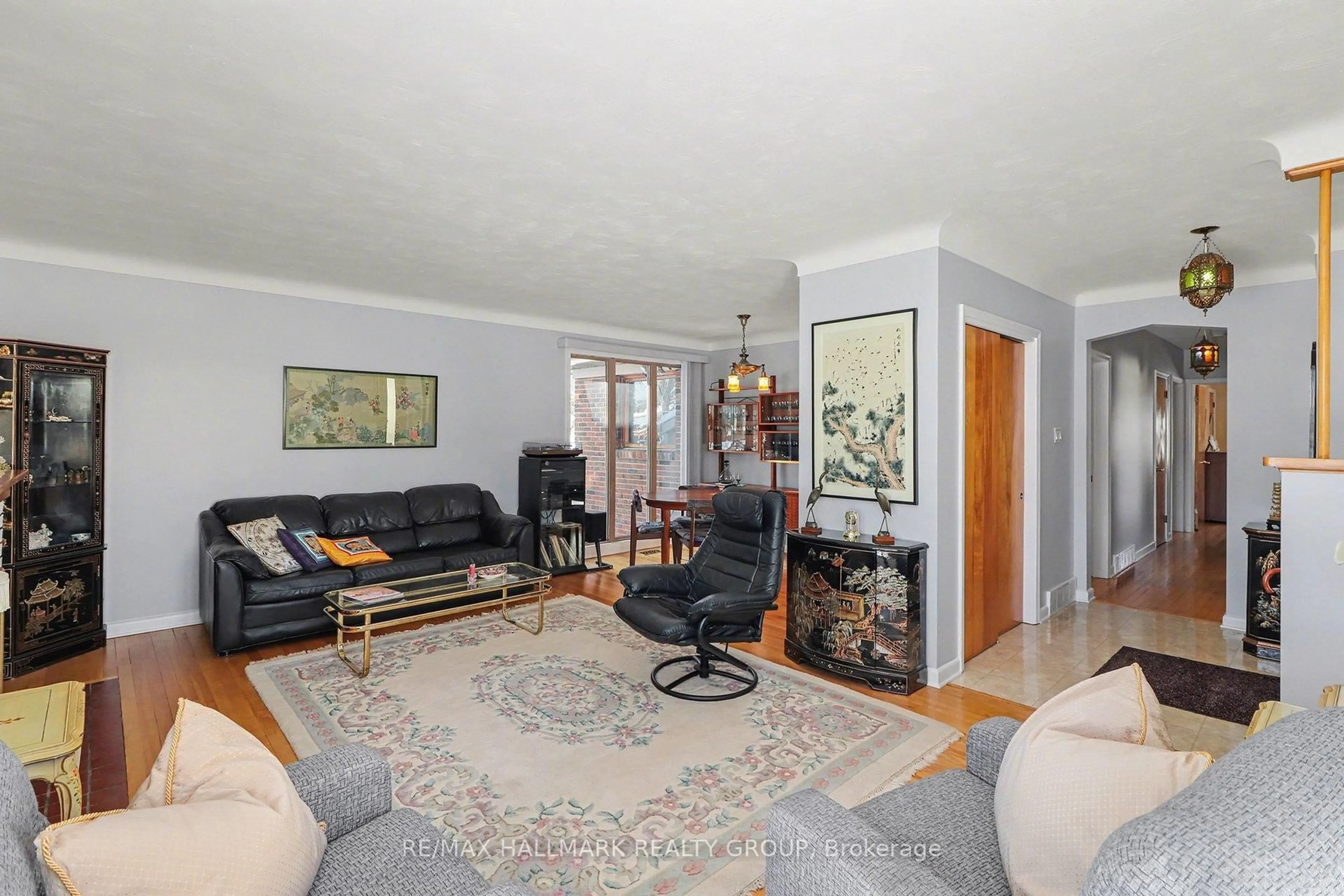 Living room with furniture, unknown for 2004 Dorval Ave, Ottawa Ontario K1G 2N8