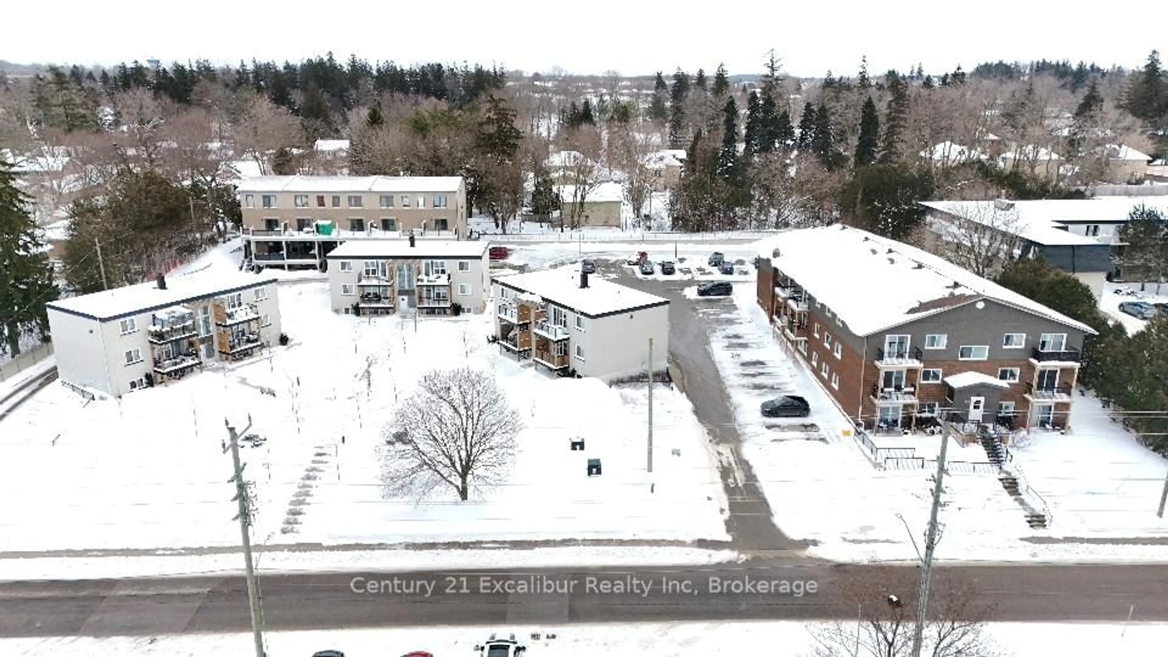 A pic from outside/outdoor area/front of a property/back of a property/a pic from drone, unknown for 320 Queen St #16, Centre Wellington Ontario N1M 1T4