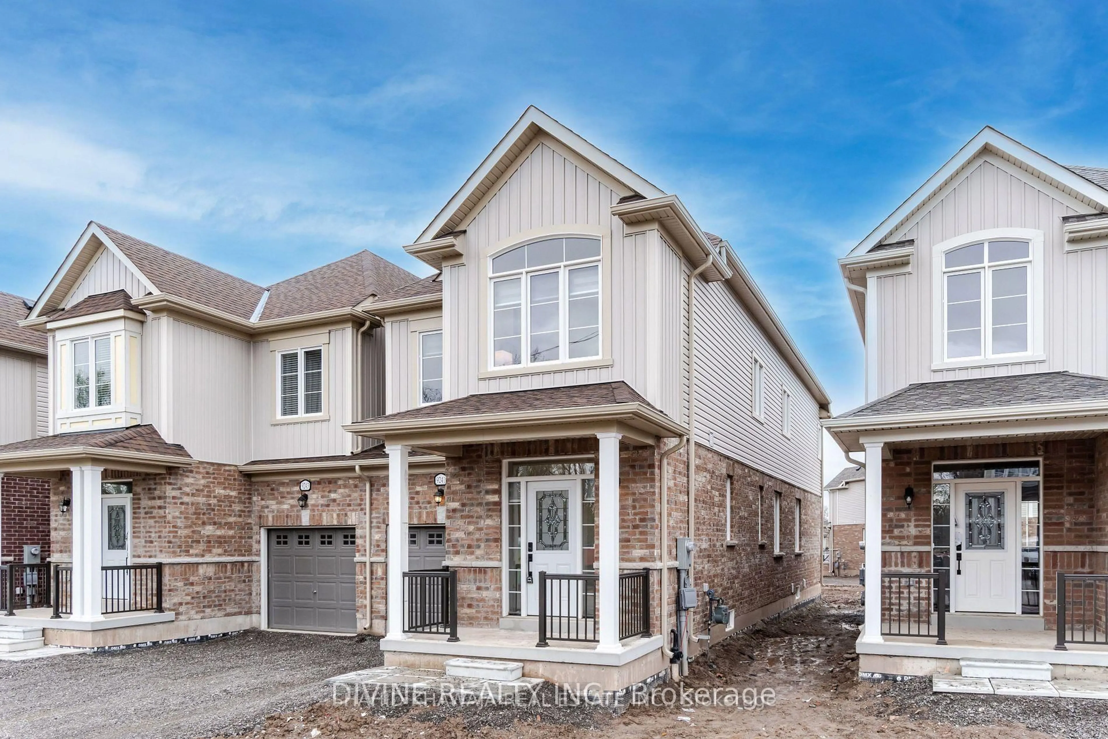 Home with brick exterior material, street for 9241 White Oak Ave, Niagara Falls Ontario L2G 3P6