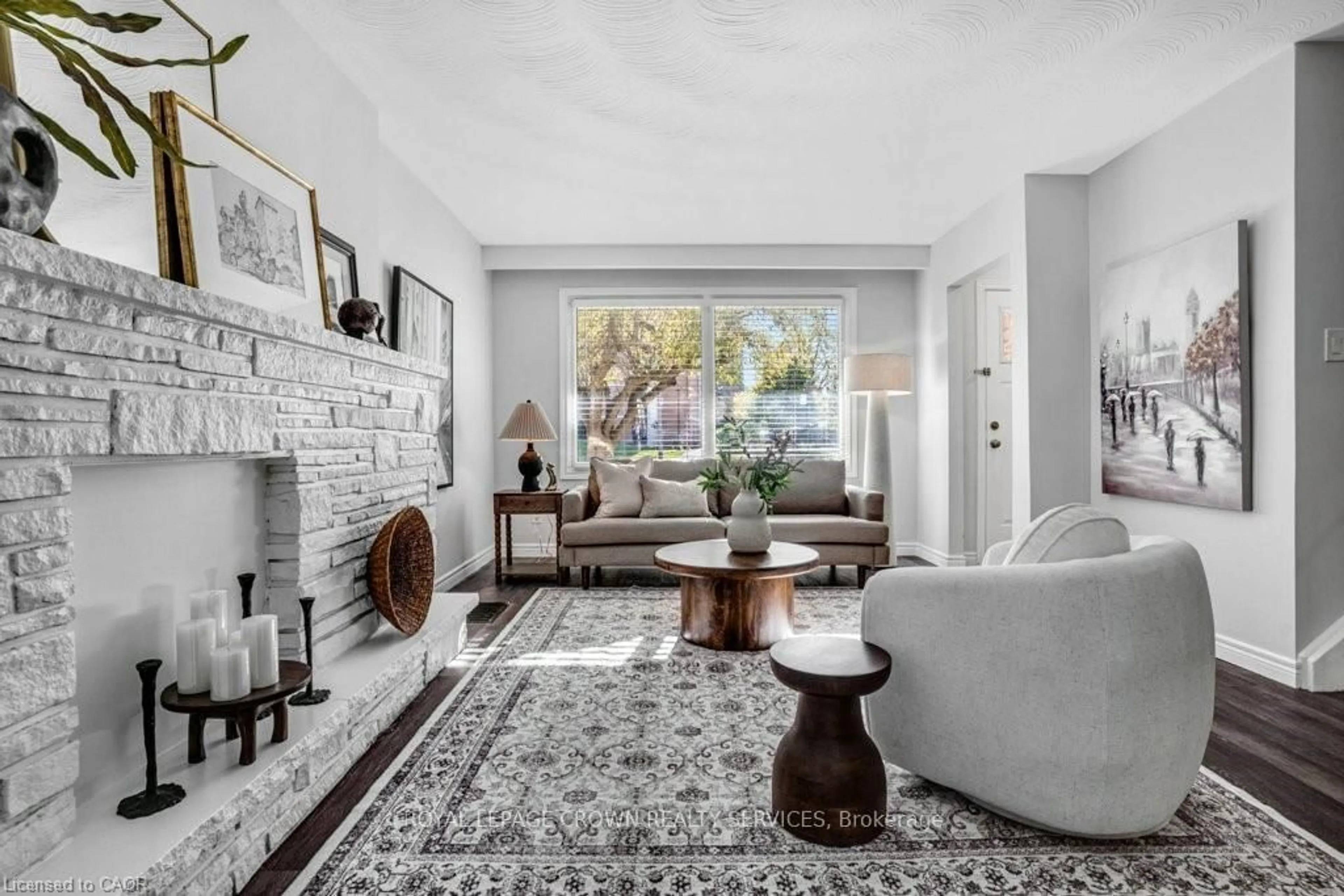 Living room with furniture, ceramic/tile floor for 262 Westcourt Pl, Waterloo Ontario N2L 2R7