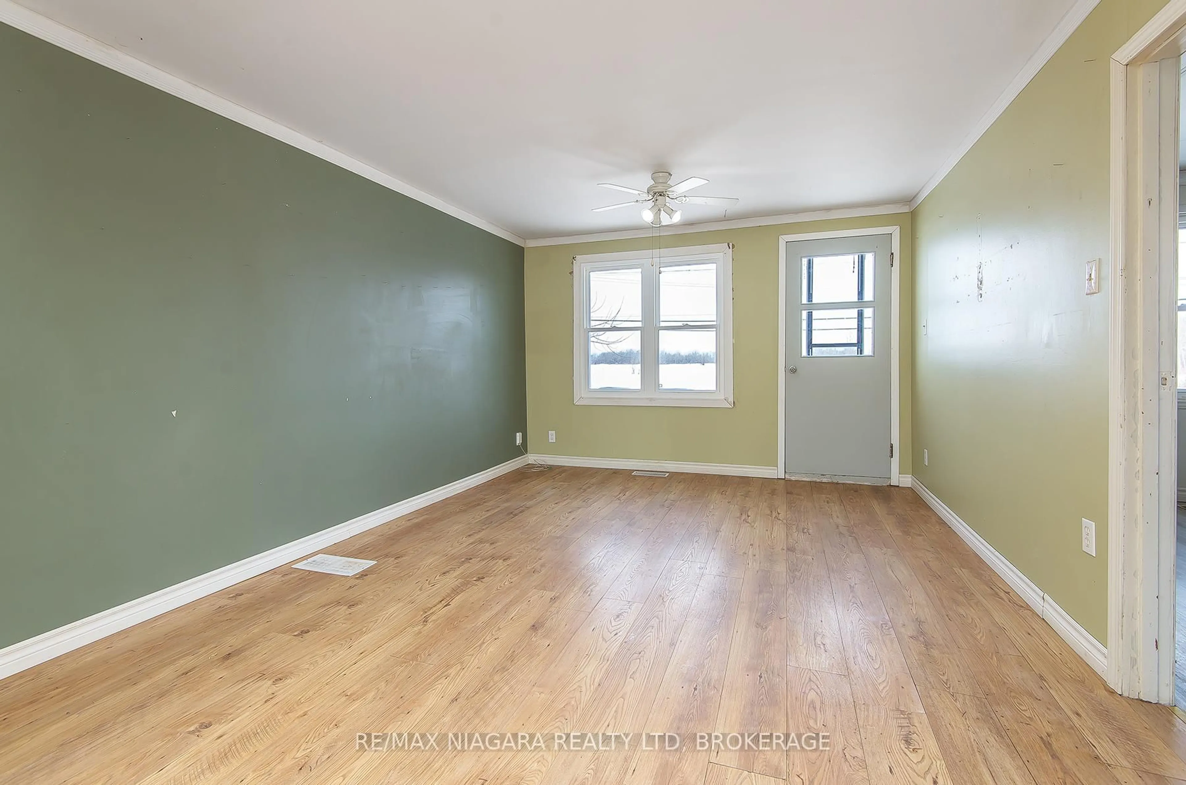 A pic of a room for 567 KILLALY St, Port Colborne Ontario L3K 2J8