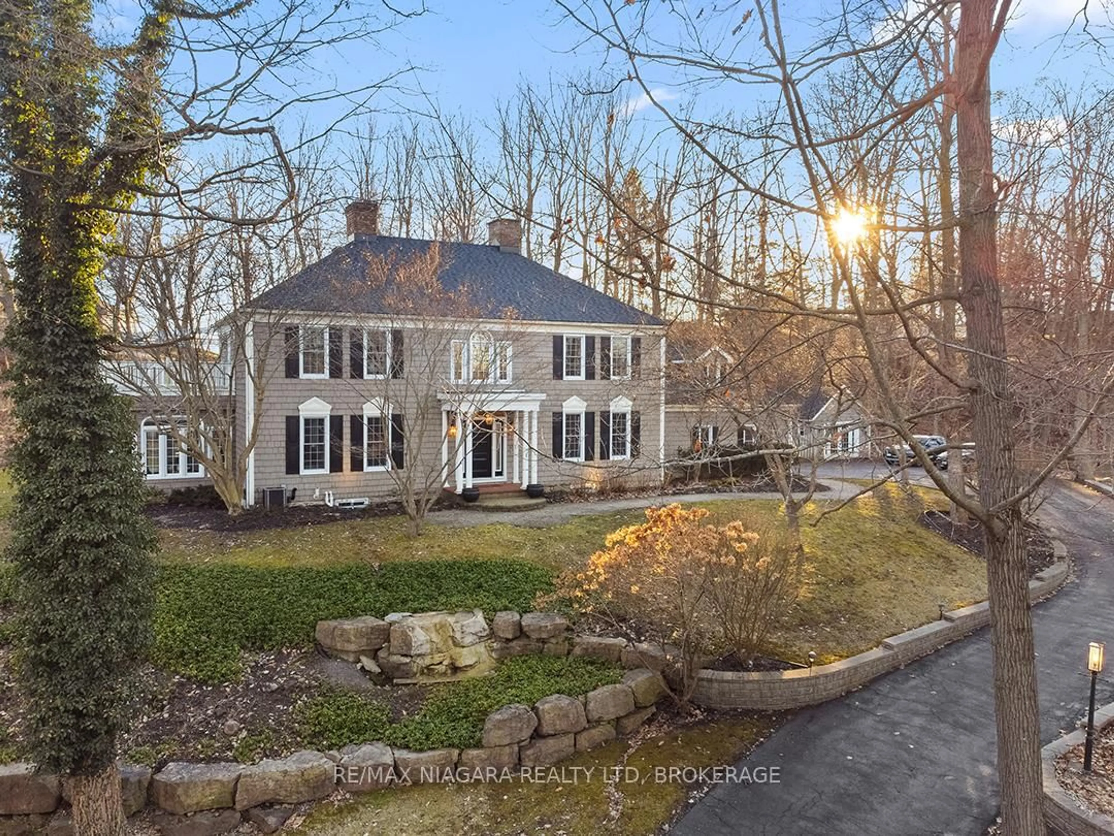 A pic from outside/outdoor area/front of a property/back of a property/a pic from drone, street for 10187 Lakeshore Rd, Wainfleet Ontario L3K 5V4