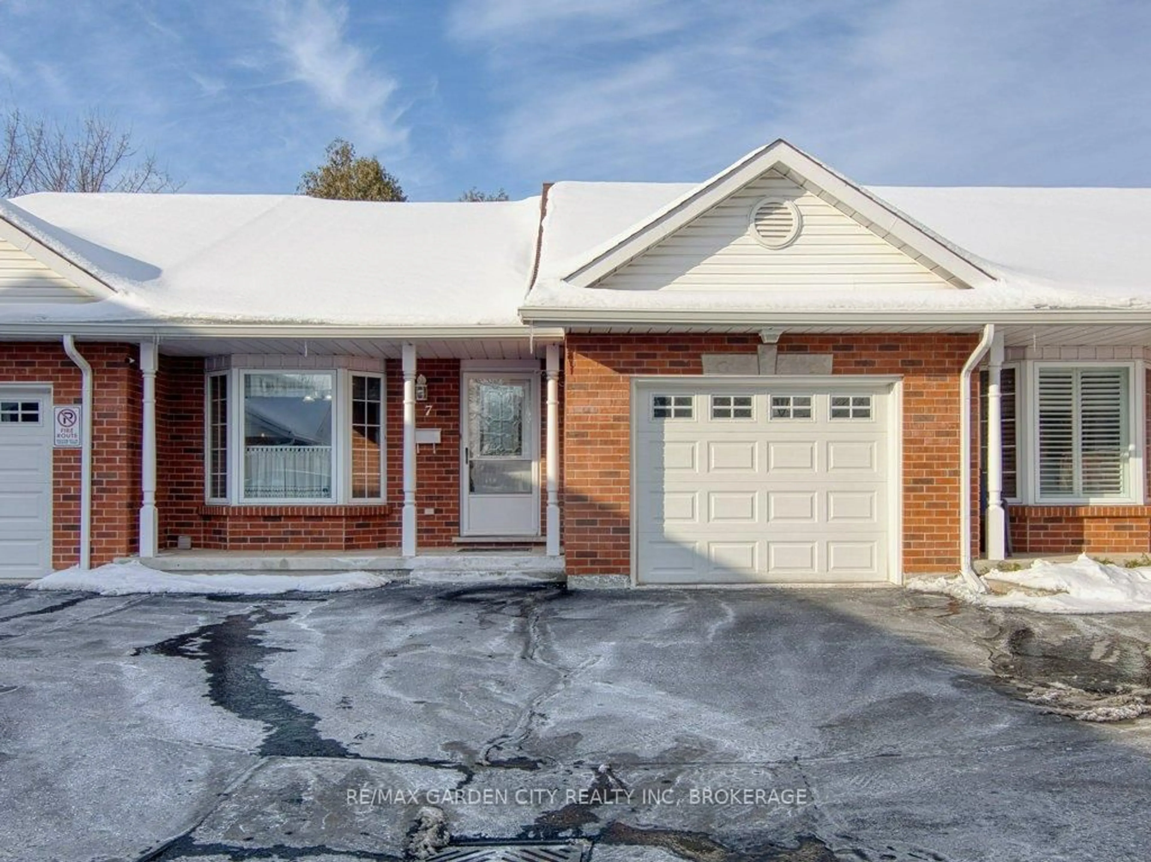Home with brick exterior material, street for 259 SCOTT St #7, St. Catharines Ontario L2N 1H9