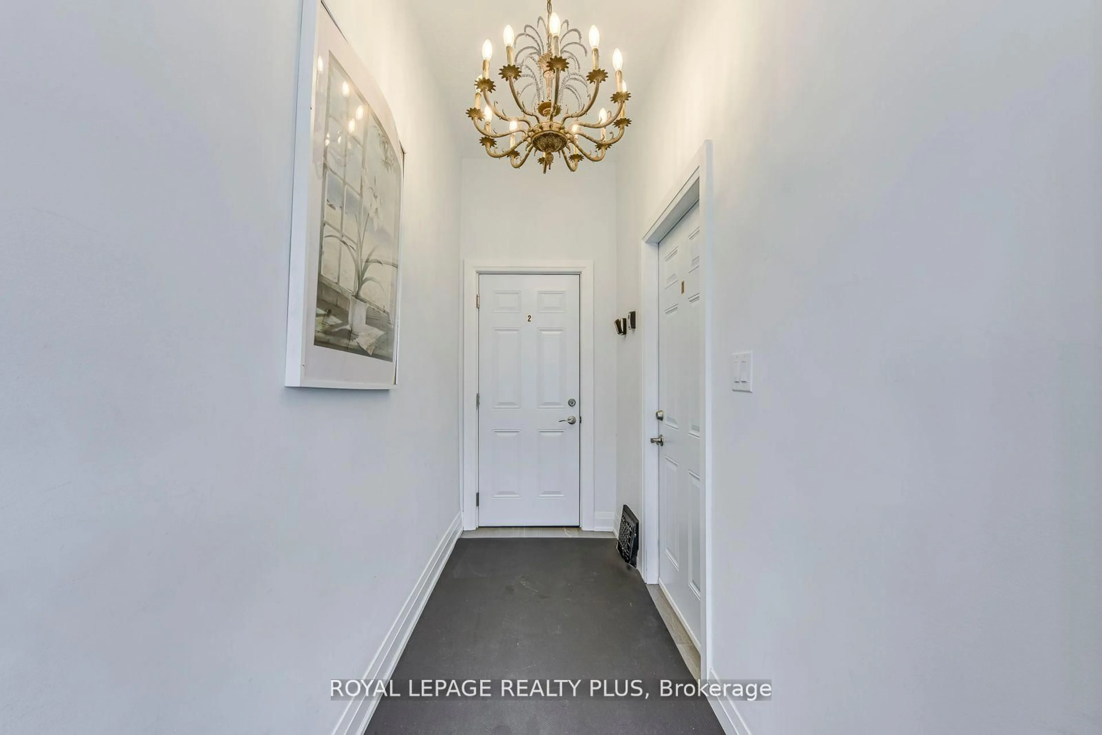 Indoor entryway for 247 Robert St, Hamilton Ontario L8L 2R2