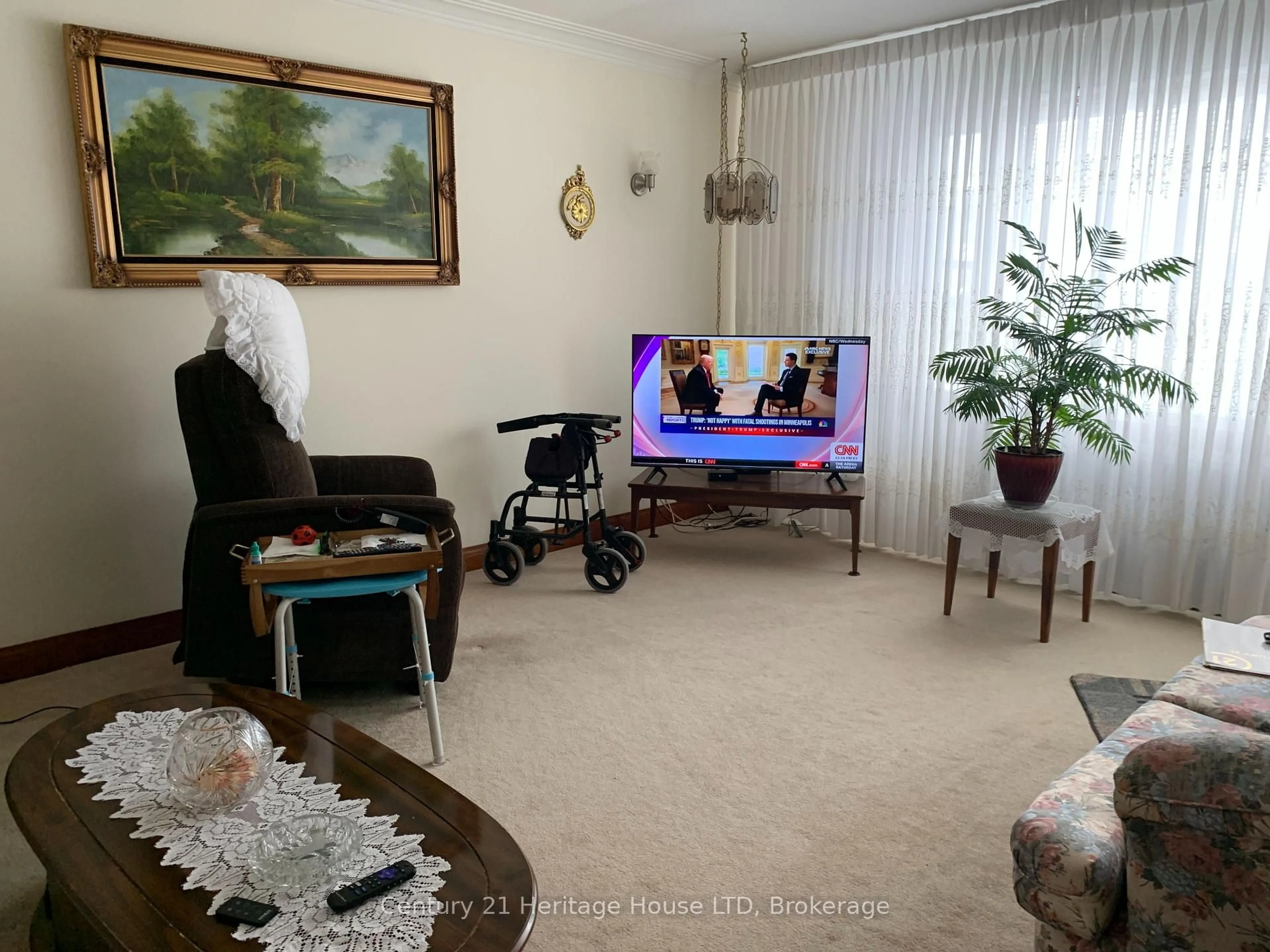 A pic of a room for 71 Rolls Ave, St. Catharines Ontario L2N 1W3