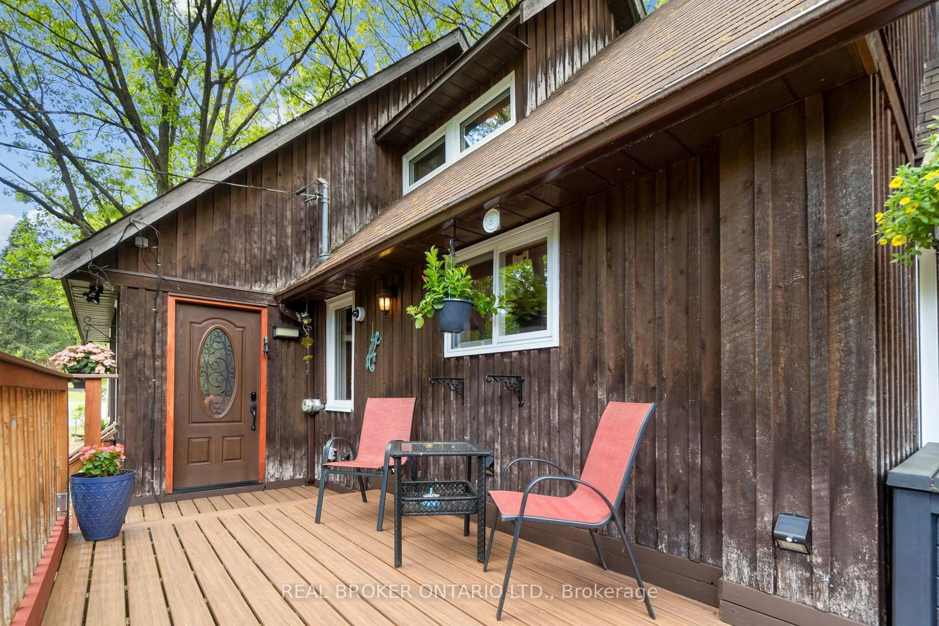 Patio, street for 190 Woods Rd, Ottawa Ontario K0A 3M0