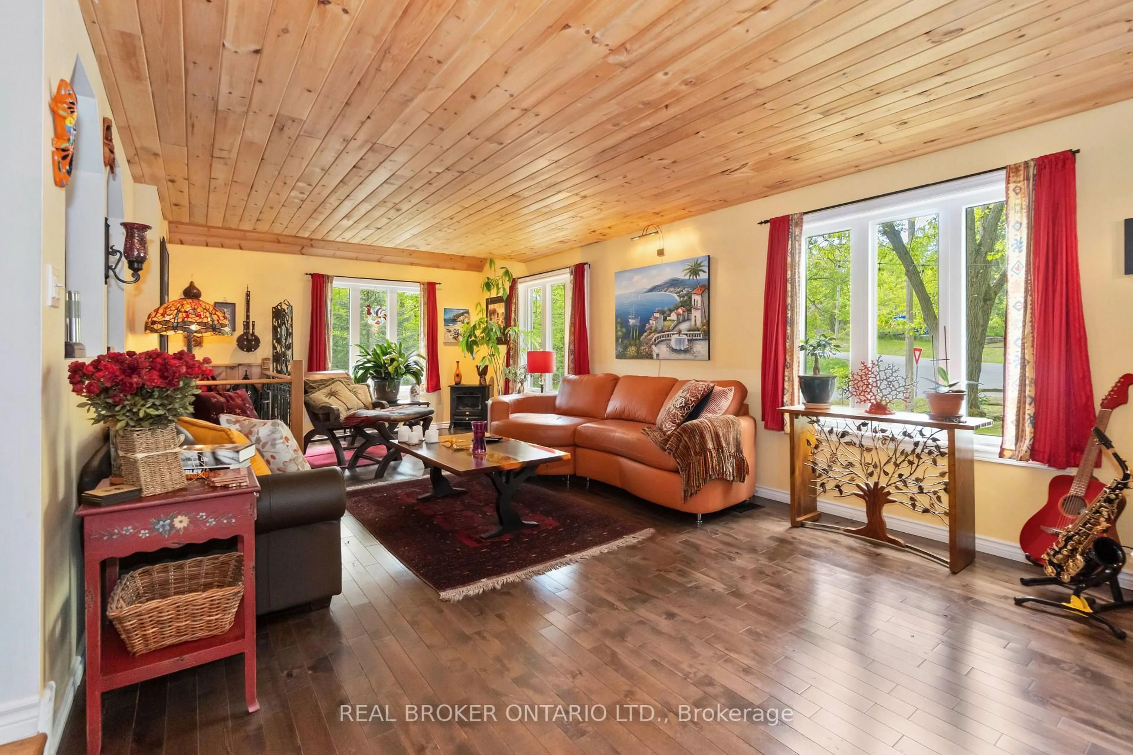 Living room with furniture, wood/laminate floor for 190 Woods Rd, Ottawa Ontario K0A 3M0