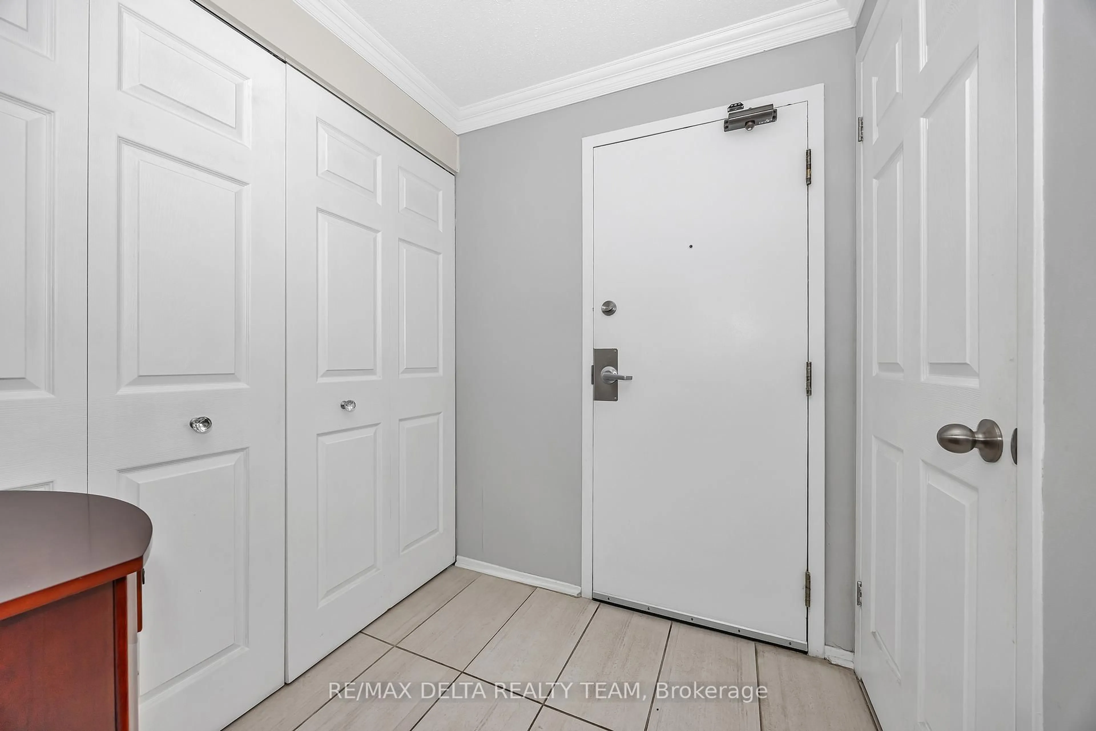 Indoor entryway for 6434 Bilberry Dr #303, Ottawa Ontario K1C 4P5