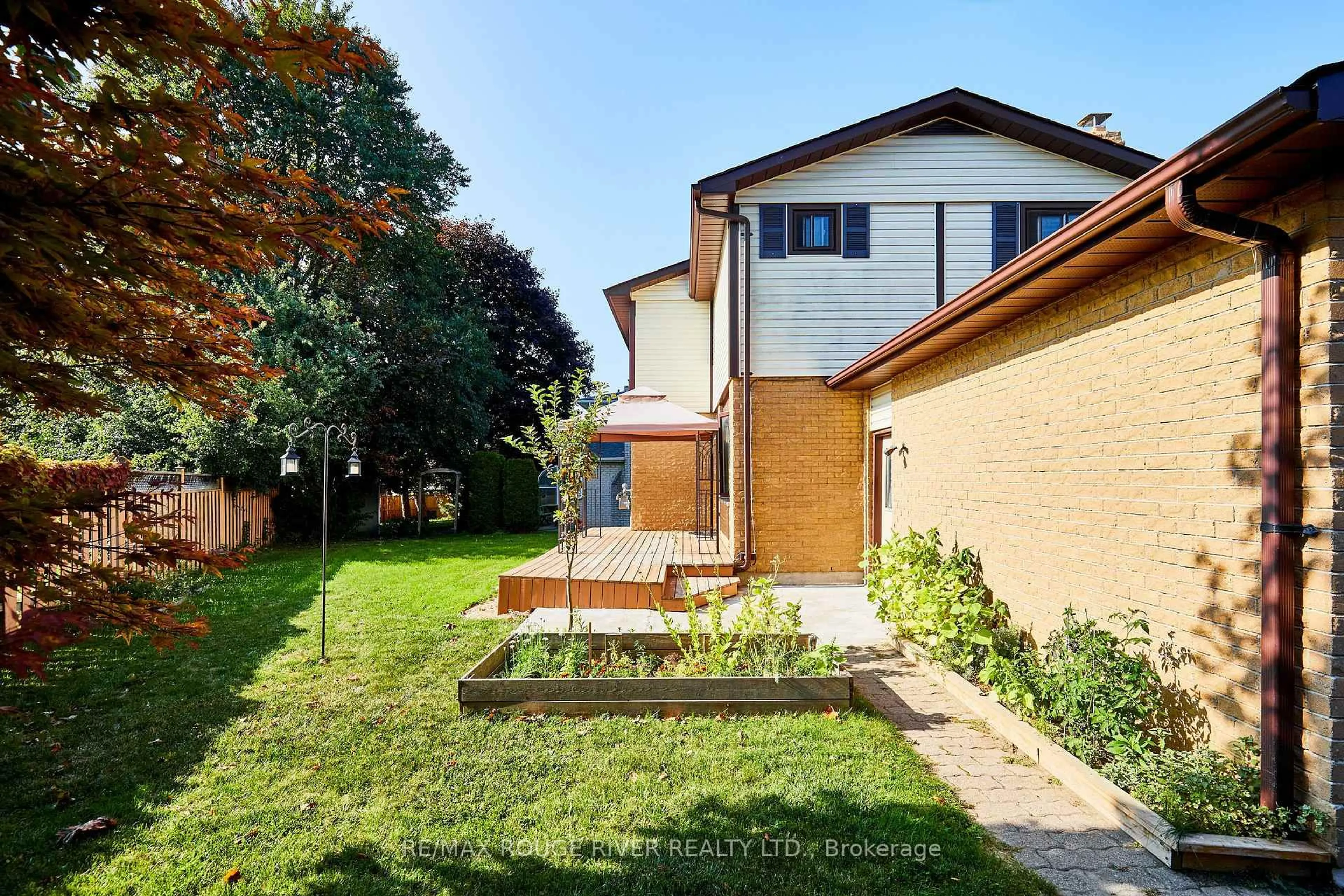 Home with brick exterior material, street for 607 Carlisle St, Cobourg Ontario K9A 4Y4