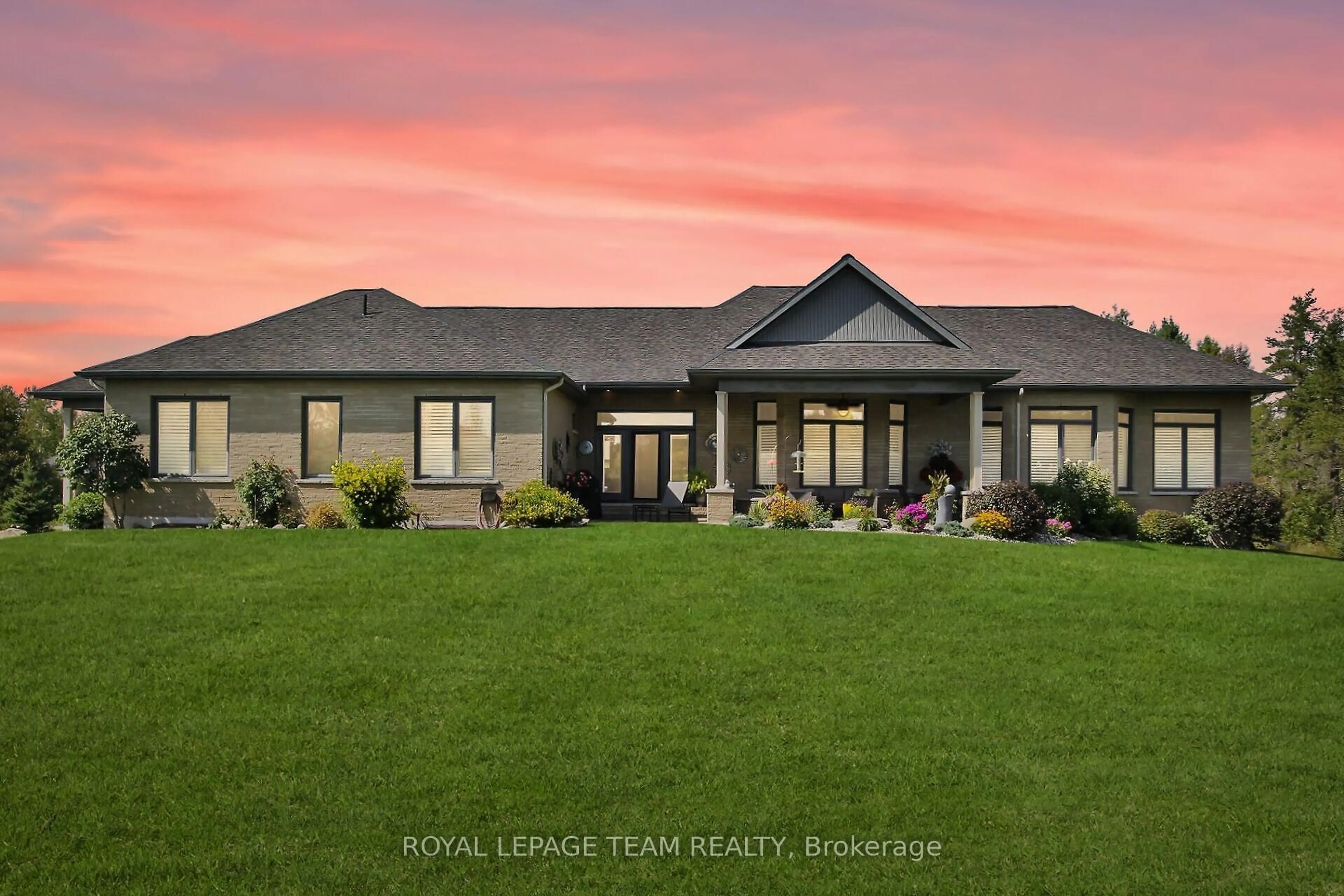 Home with vinyl exterior material, unknown for 217 Shamus Way, Carp Ontario K0A 1L0