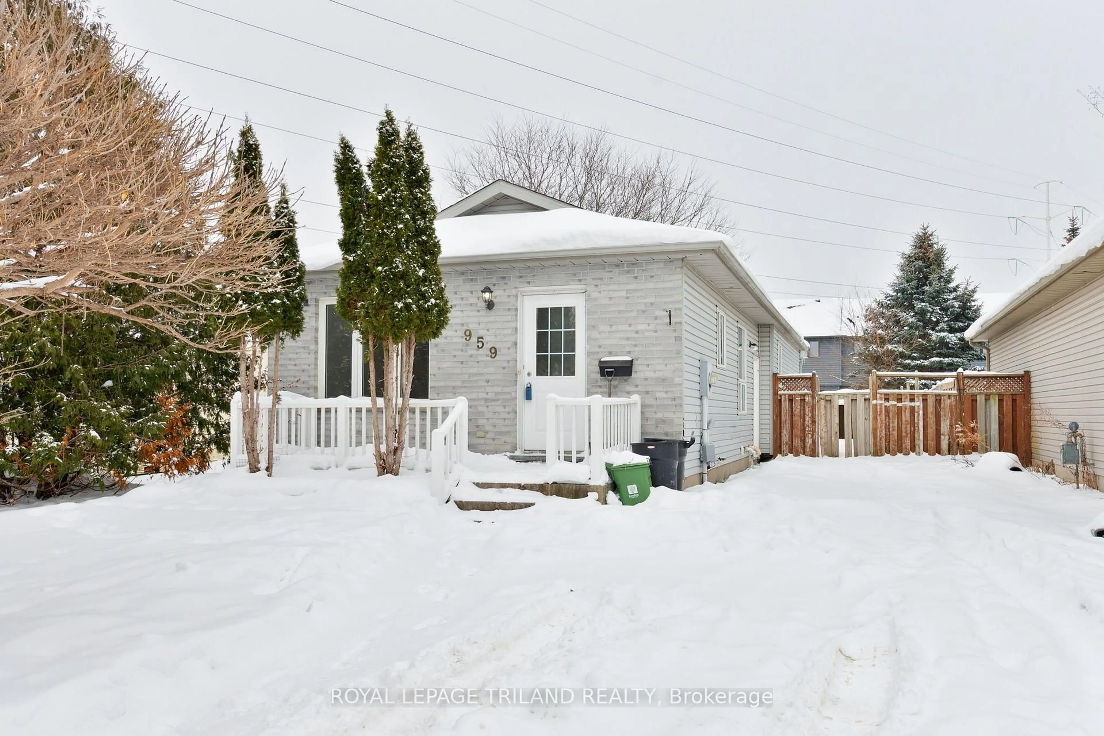 Shed for 959 Prosperity Crt, London East Ontario N5V 5C7