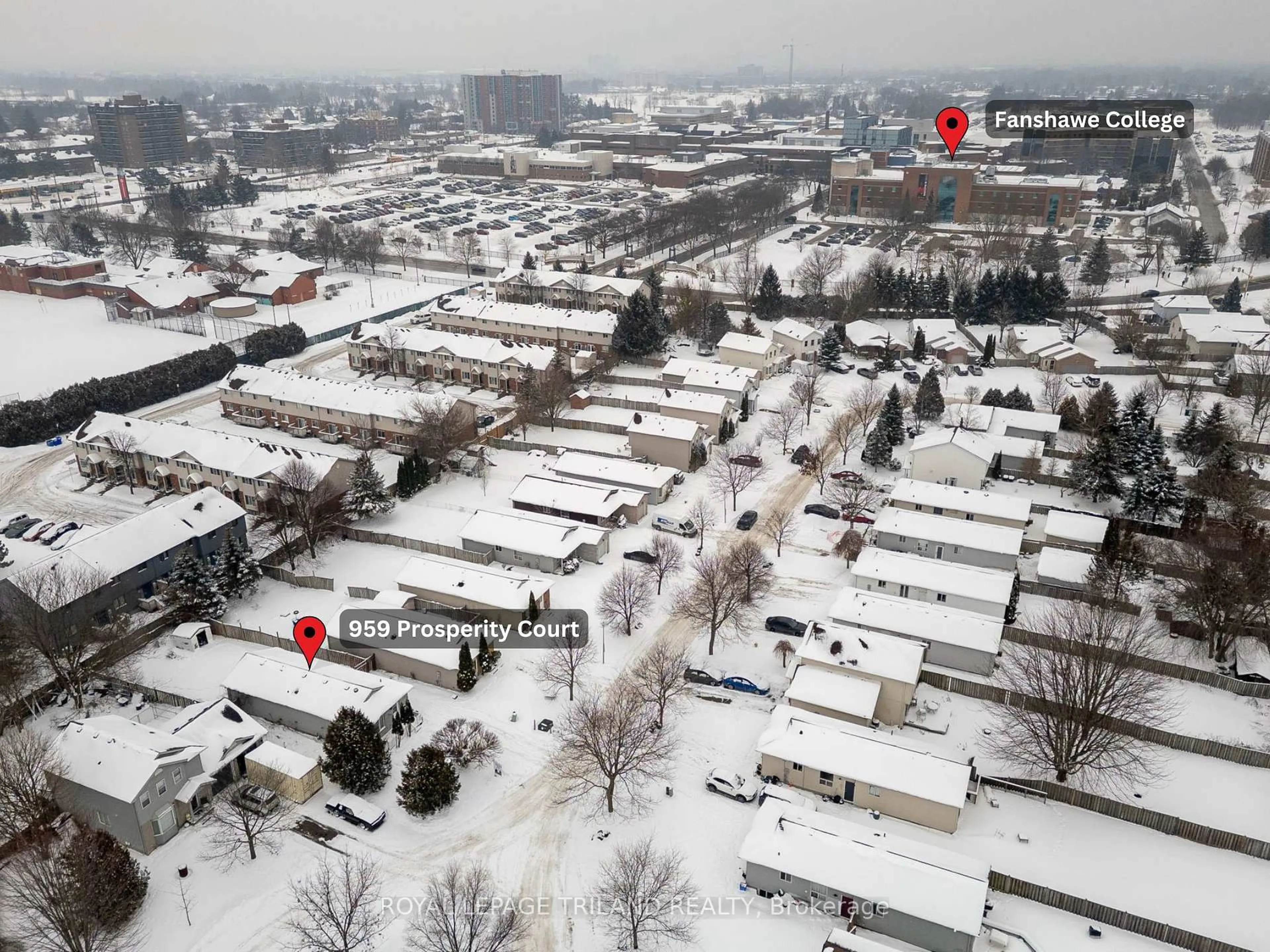 A pic from outside/outdoor area/front of a property/back of a property/a pic from drone, street for 959 Prosperity Crt, London East Ontario N5V 5C7