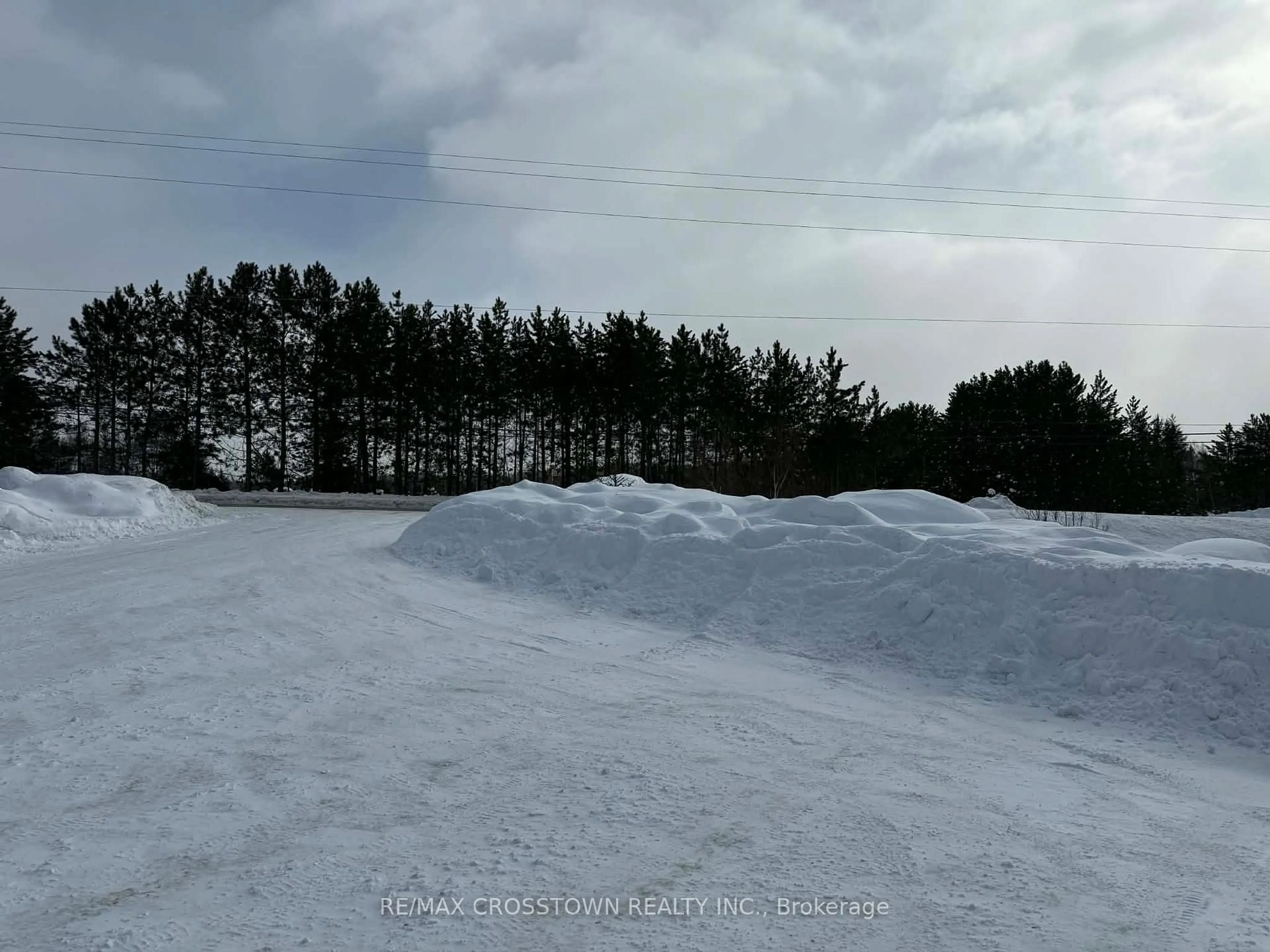 Blurry image for 9358 Highway 63 #1, Unorganized Townships Ontario P0H 2A0