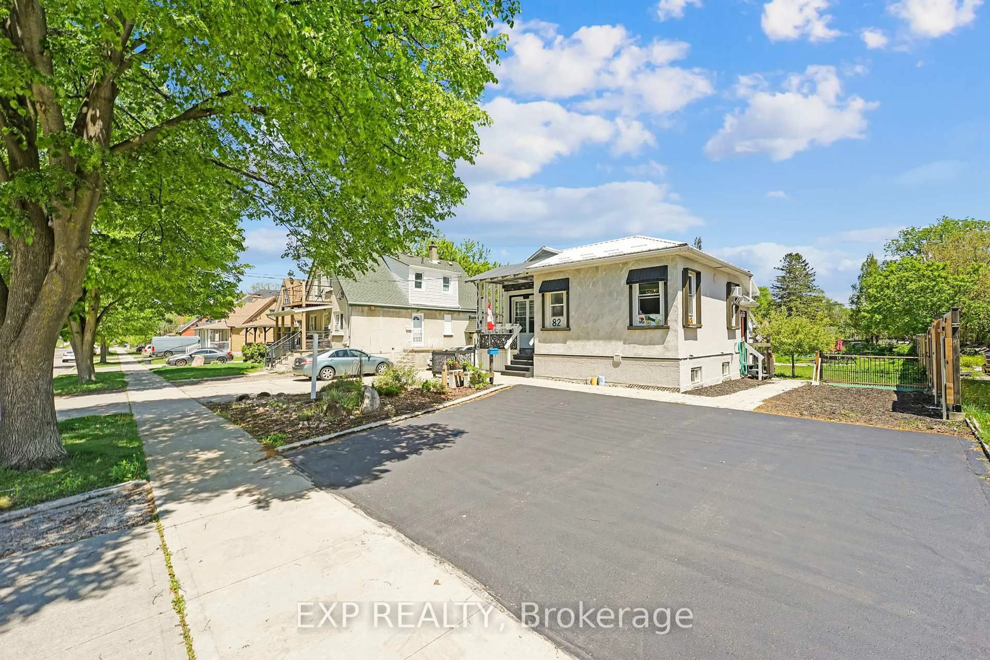 A pic from outside/outdoor area/front of a property/back of a property/a pic from drone, street for 82 Kehl St, Kitchener Ontario N2M 3T9