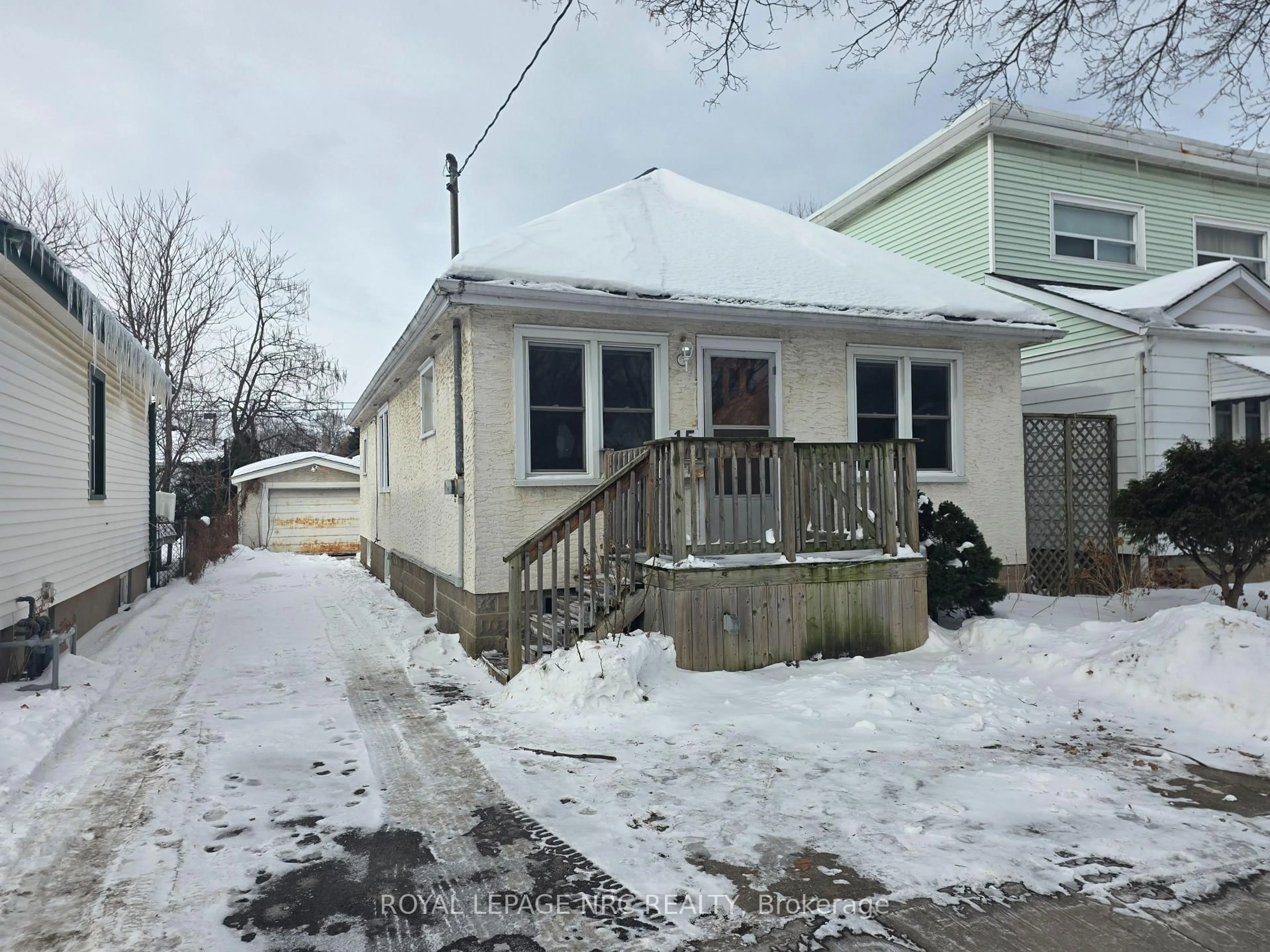 Unknown for 15 Mildred Ave, St. Catharines Ontario L2R 6H9