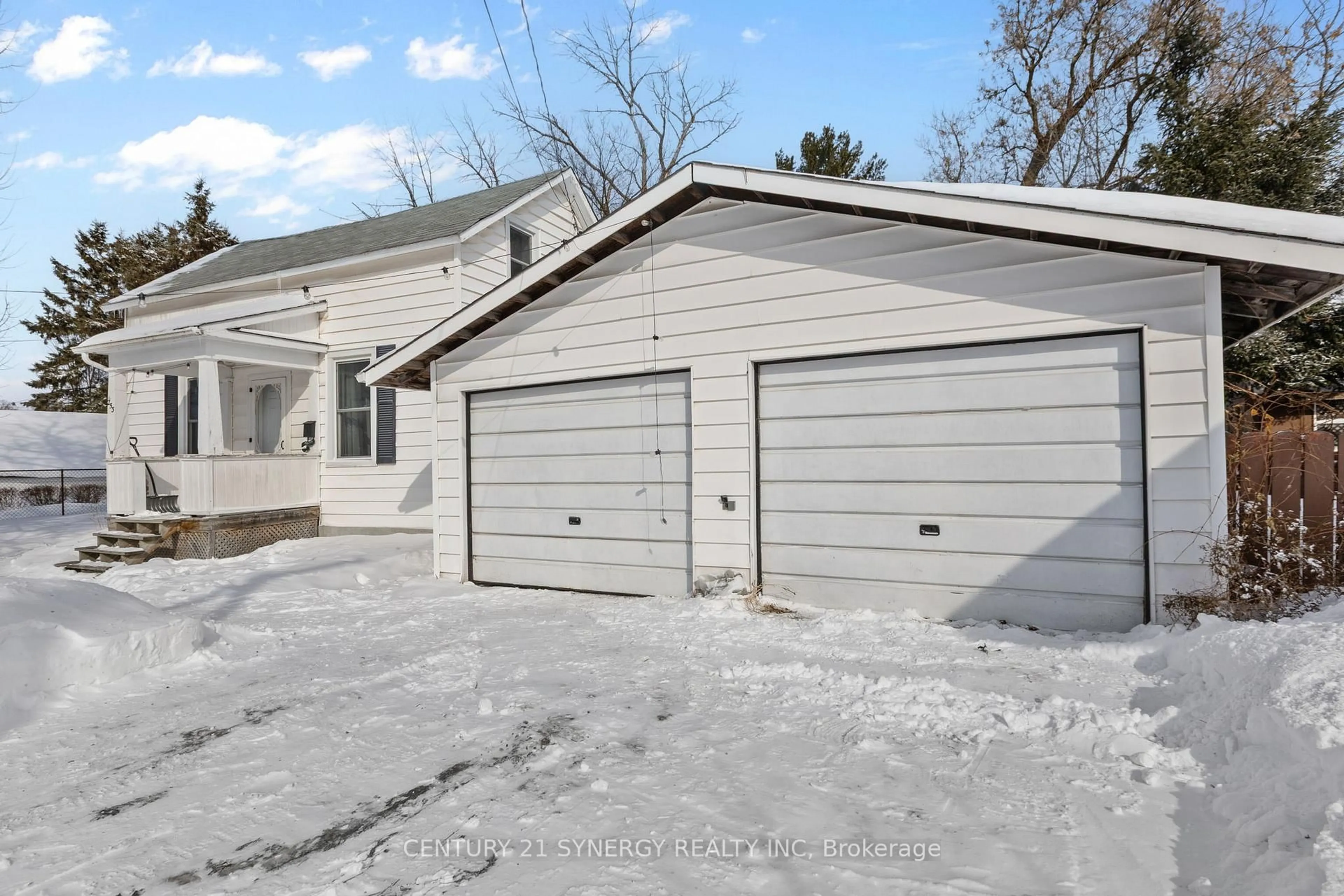 Indoor garage for 253 Alicia St, Arnprior Ontario K7S 1H3
