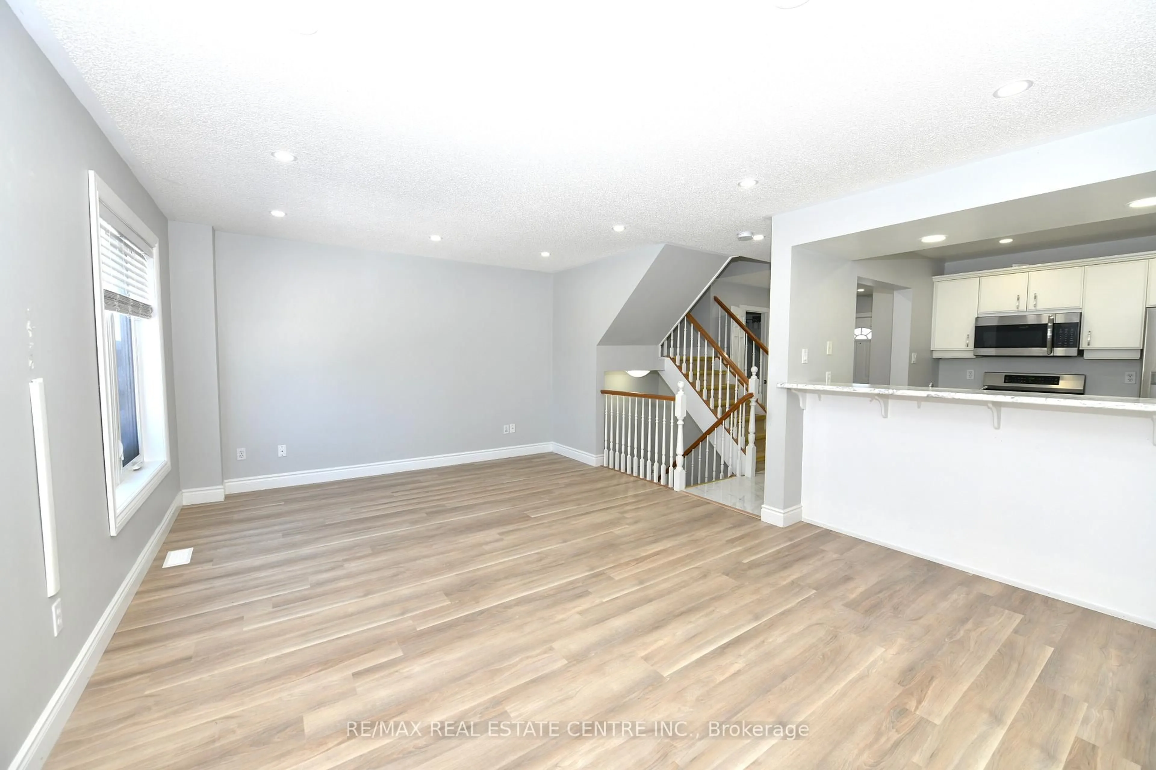 A pic of a room for 230 Blackhorne Dr #3, Kitchener Ontario N2E 1Z4