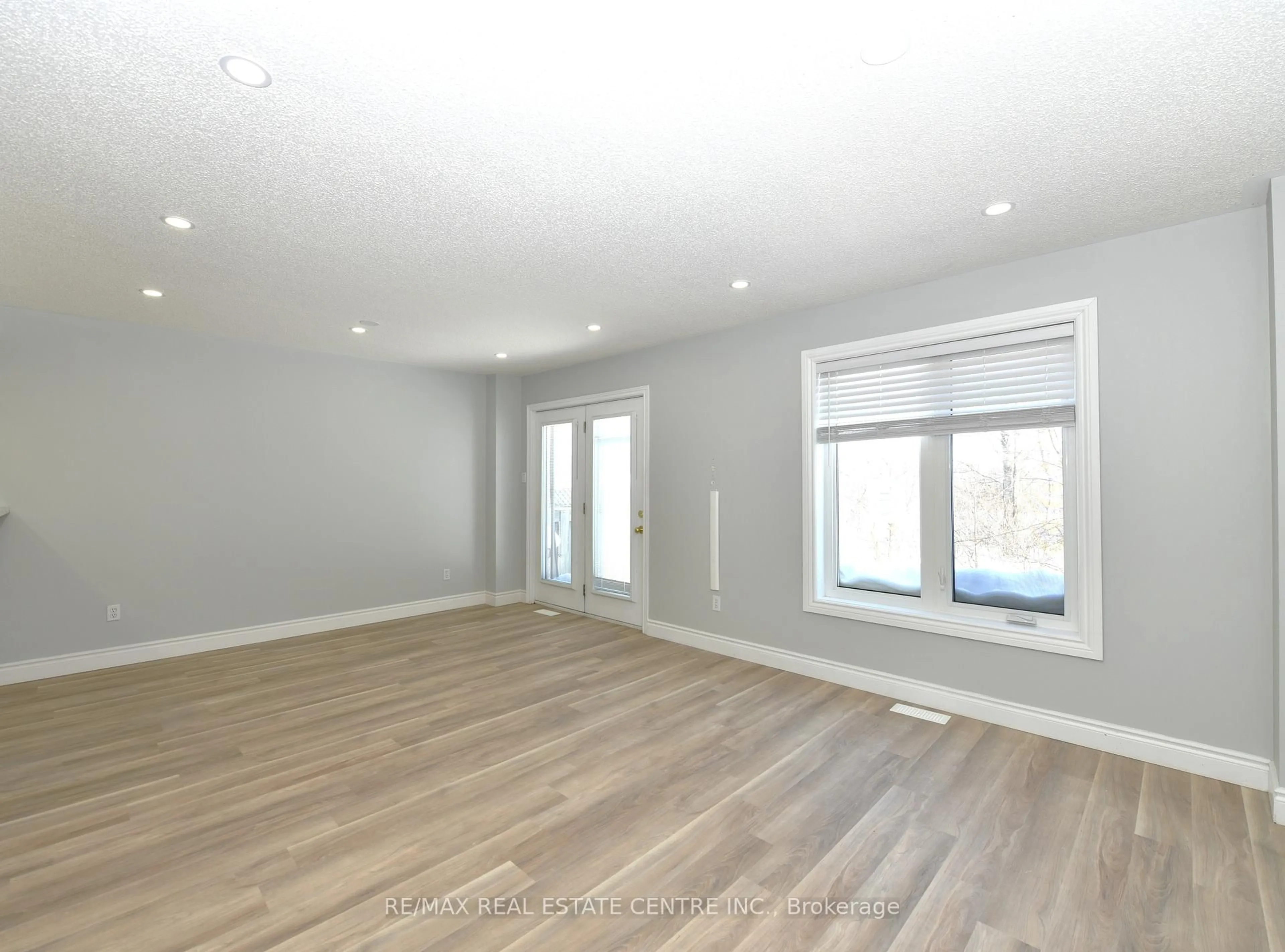 A pic of a room for 230 Blackhorne Dr #3, Kitchener Ontario N2E 1Z4