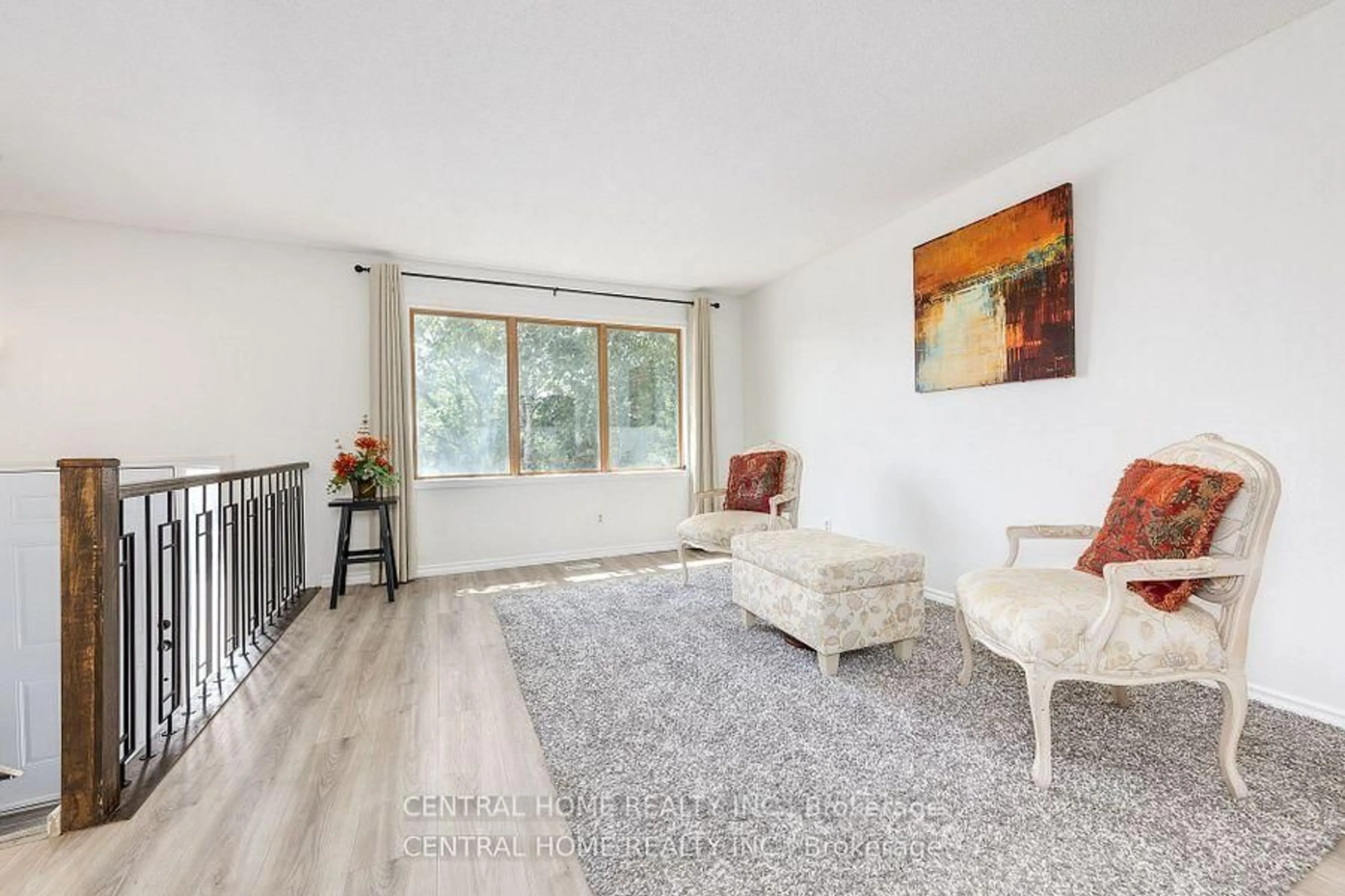 Living room with furniture, unknown for 92 Pinemeadow Cres, Waterloo Ontario N2T 1A7