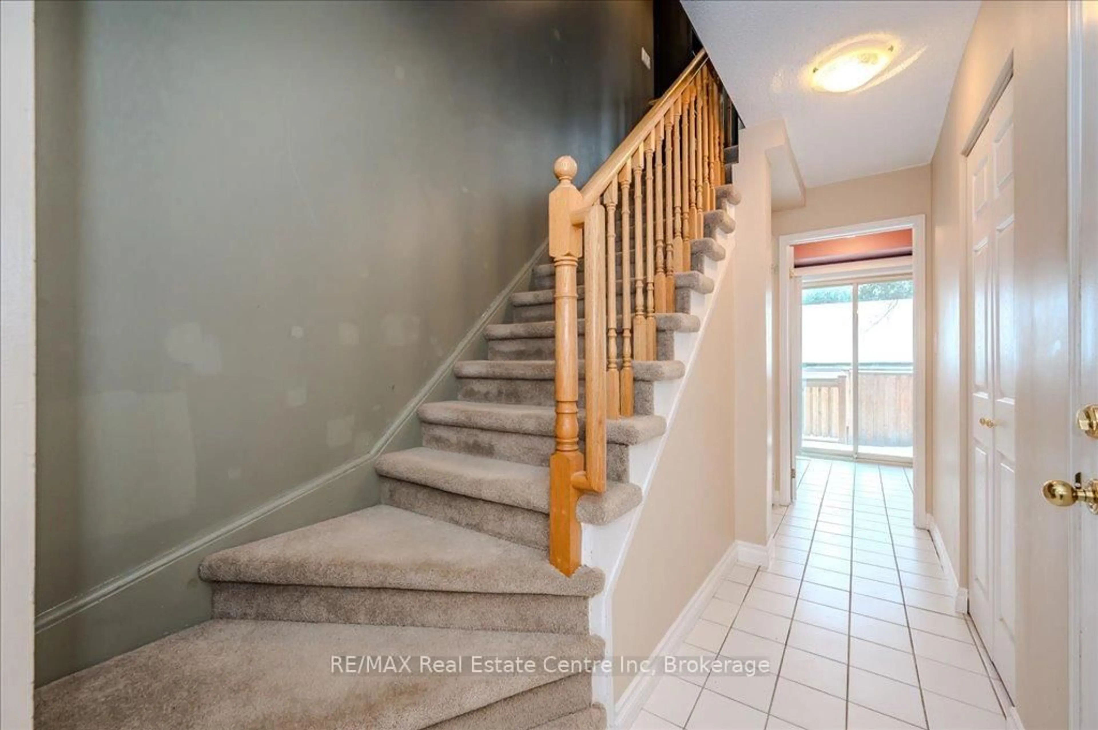 Unknown for 302 College Ave #4, Guelph Ontario N1G 4T6