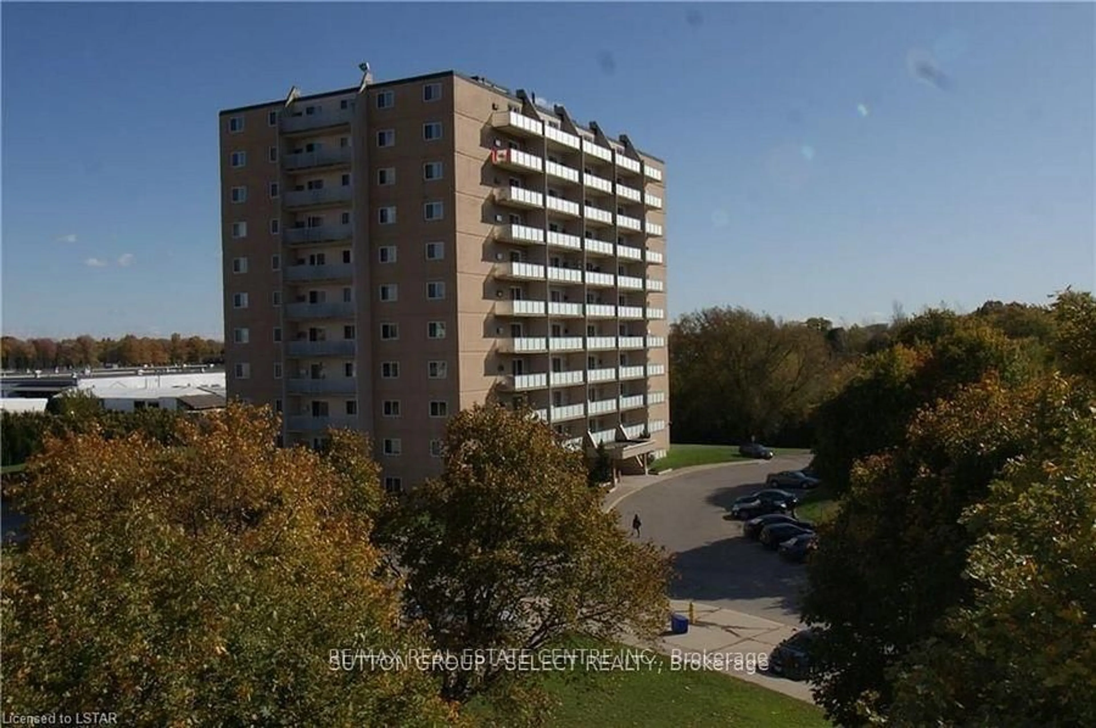 A pic from outside/outdoor area/front of a property/back of a property/a pic from drone, city buildings view from balcony for 573 MORNINGTON Ave #103, London East Ontario N5Y 4T9