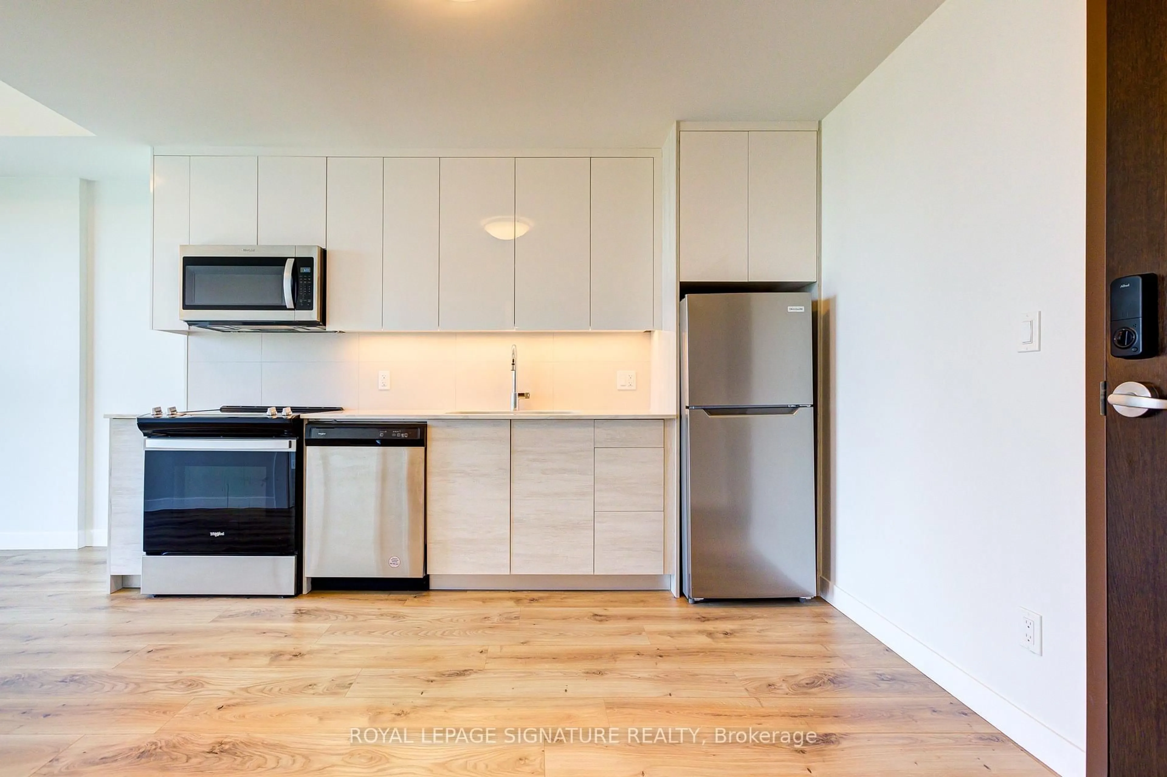 Standard kitchen, wood/laminate floor for 60 Frederick St #3901, Kitchener Ontario N2H 0C7