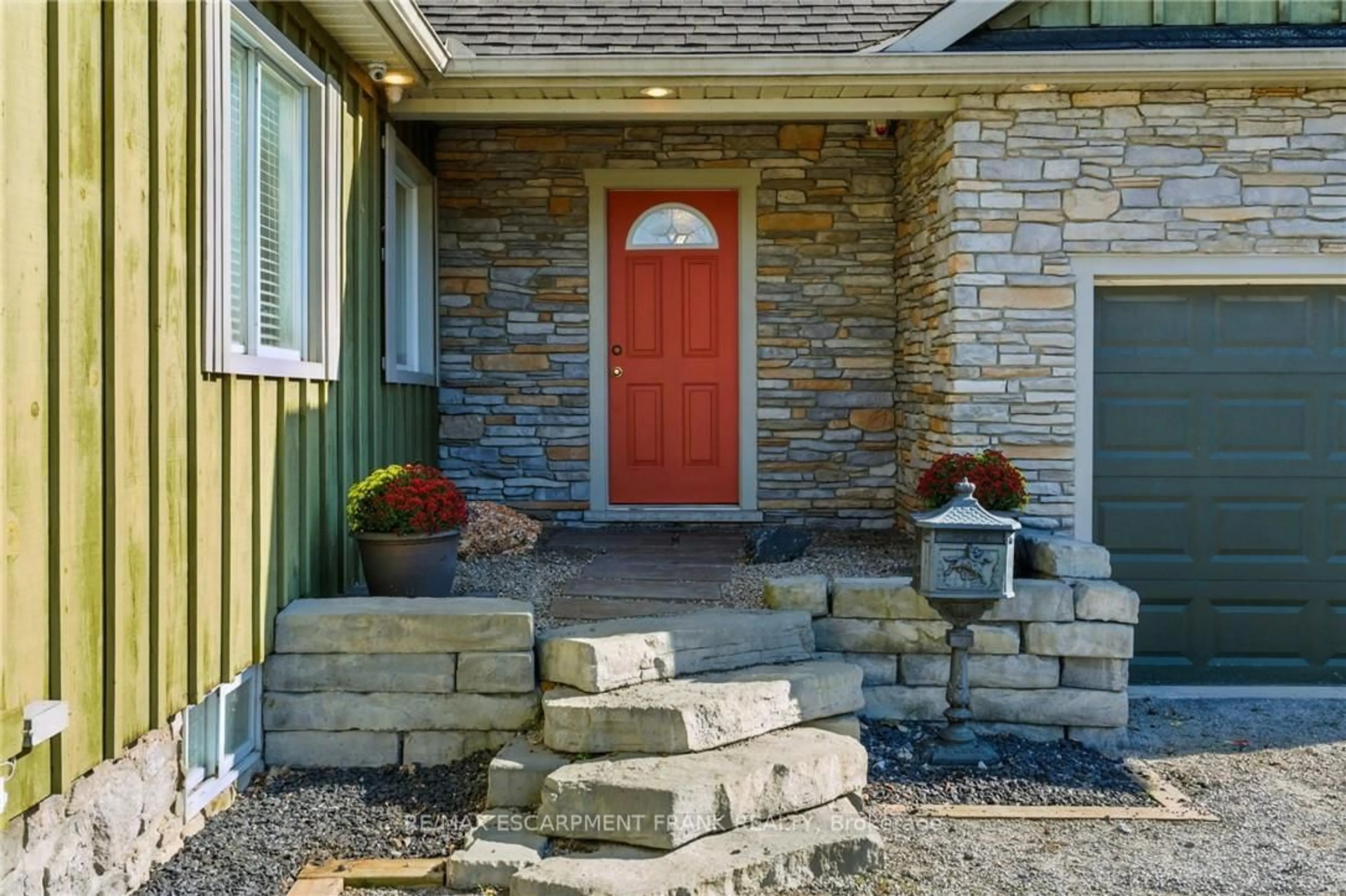 Home with brick exterior material, street for 30 Cecil St, St. Catharines Ontario L2N 4B2