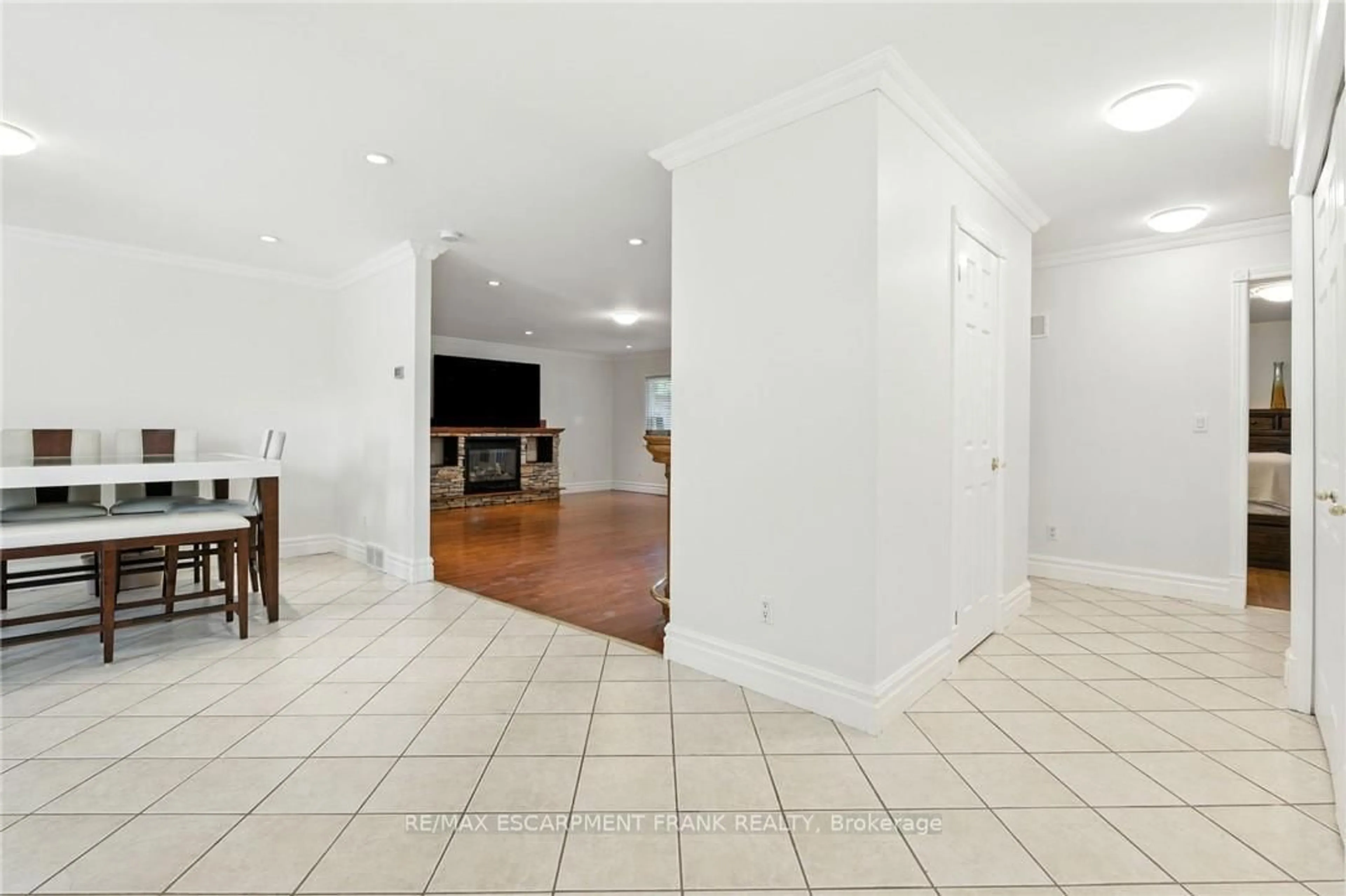 Unknown for 30 Cecil St, St. Catharines Ontario L2N 4B2