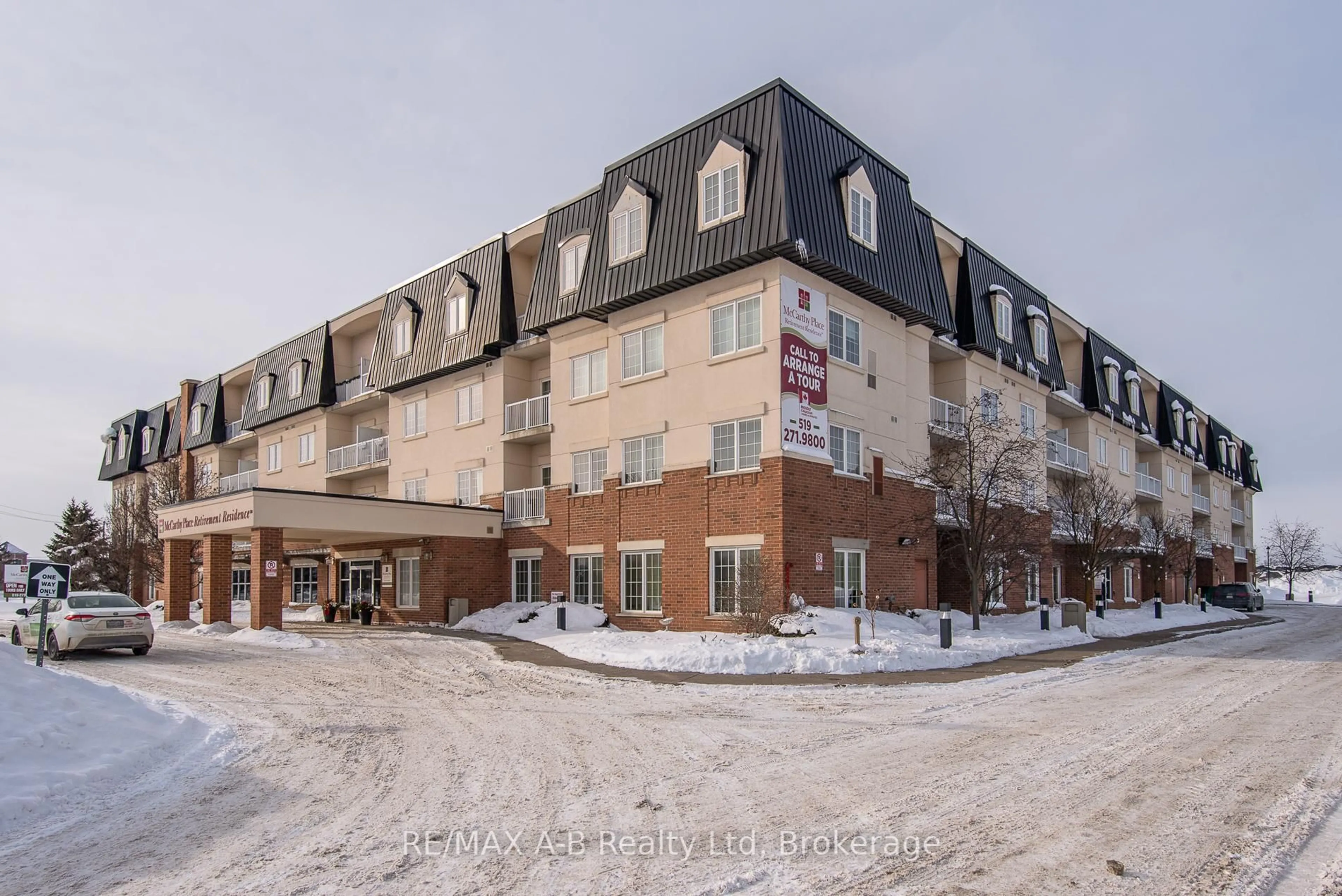 Patio, building for 200 MCCARTHY Rd ##432, Stratford Ontario N5A 0B6