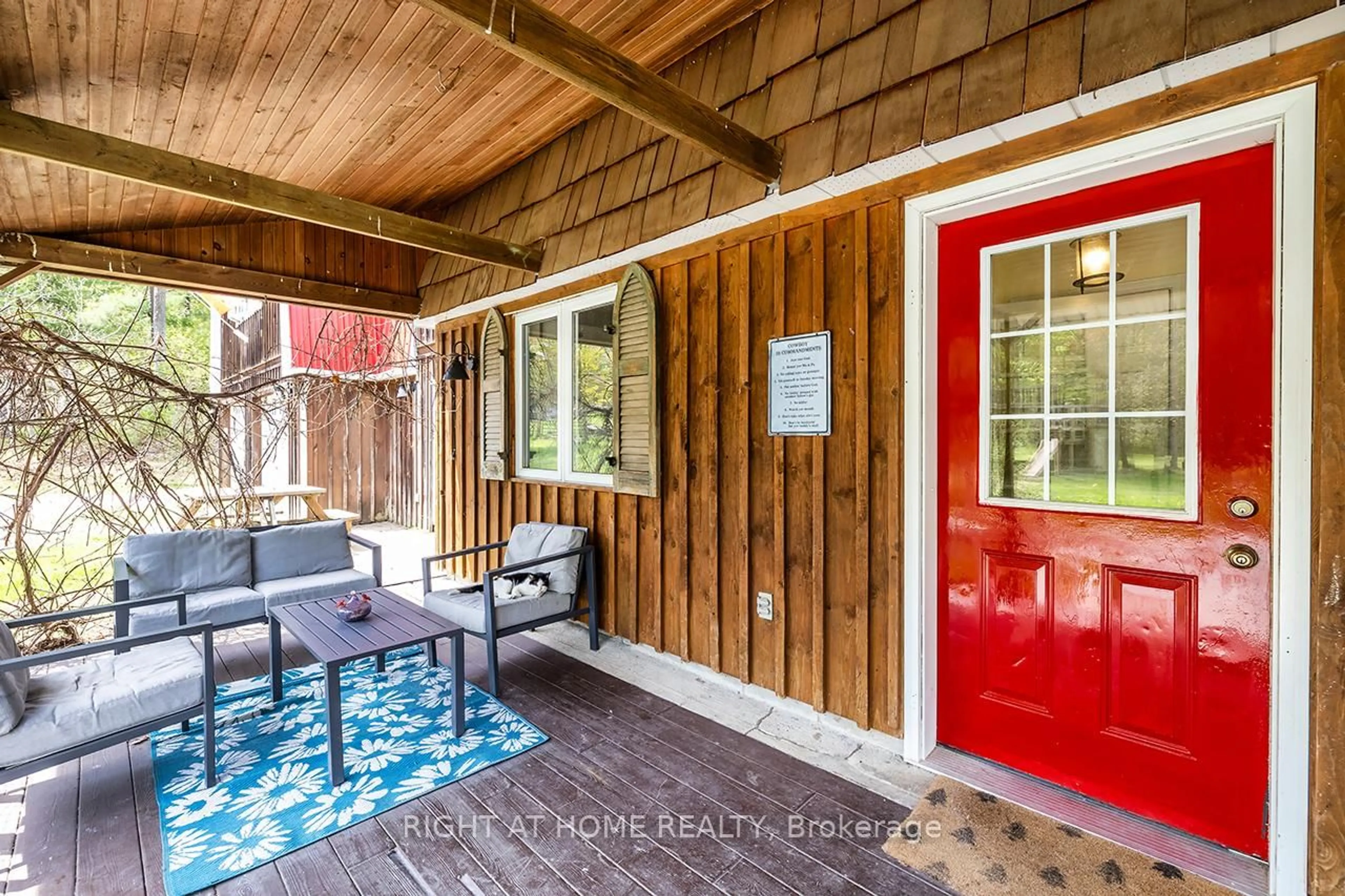 Indoor entryway for 414 Pratt Rd, Alnwick/Haldimand Ontario K0K 3K0