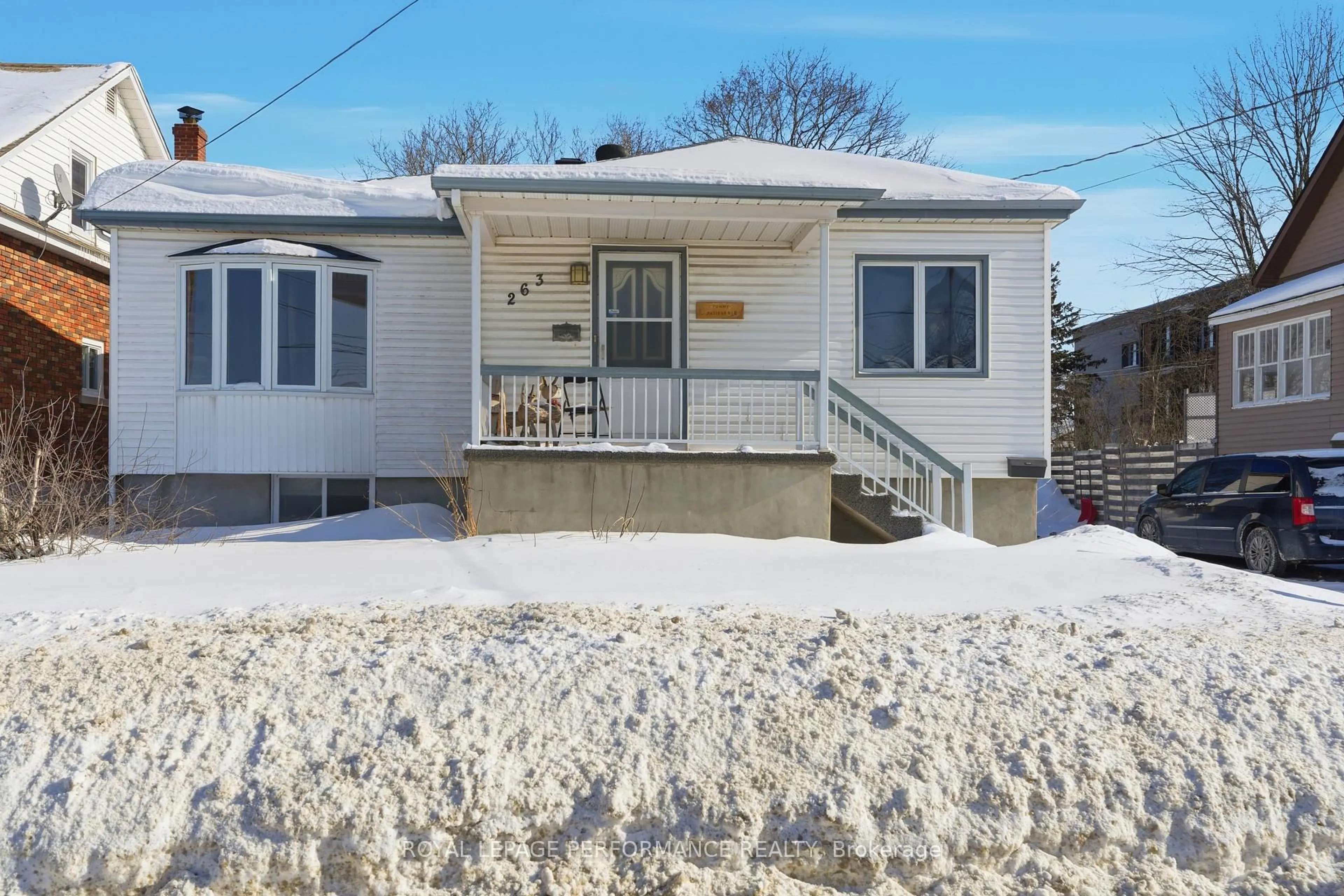 Home with vinyl exterior material, street for 263 Cameron St, Hawkesbury Ontario K6A 2B3