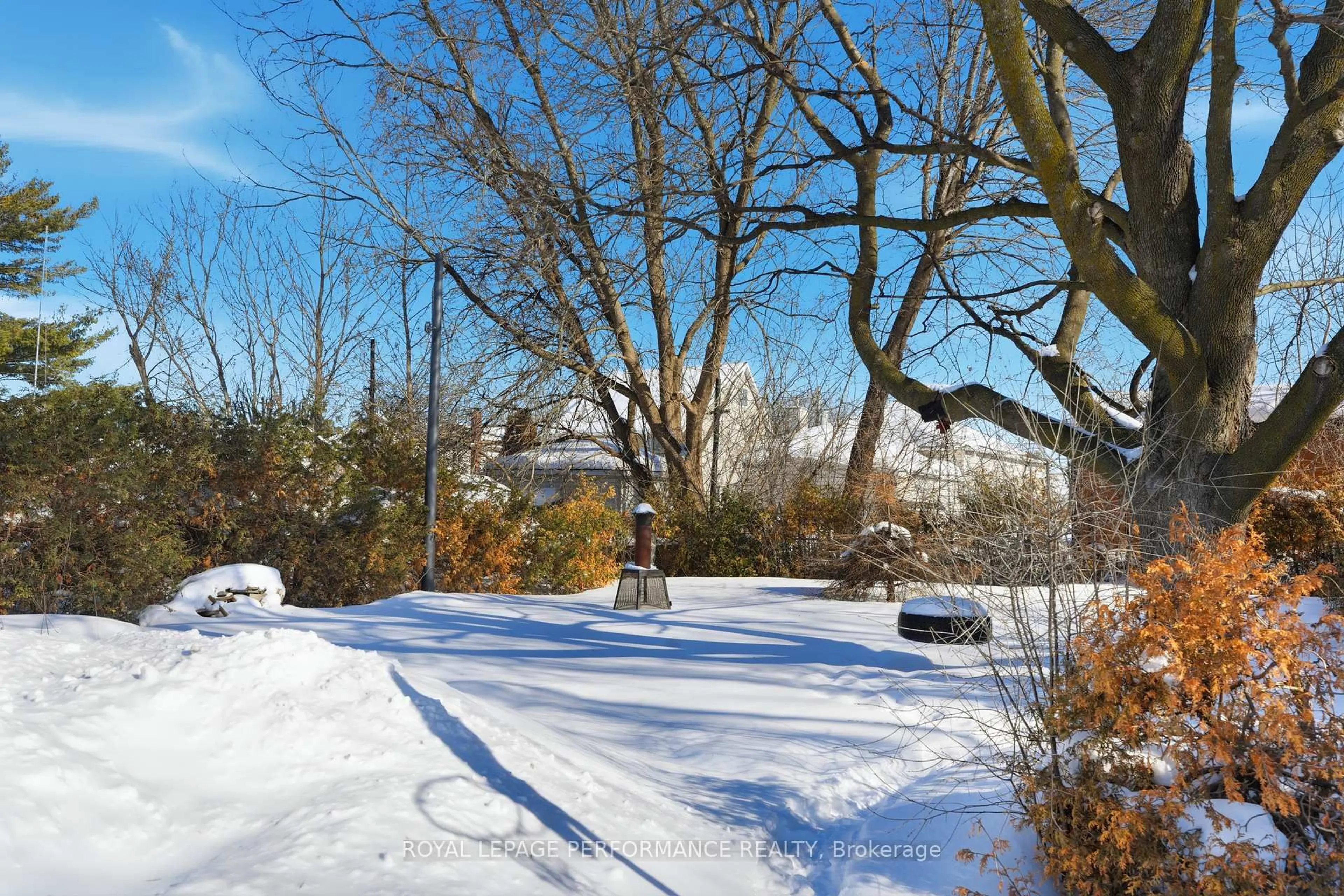 Patio, unknown for 263 Cameron St, Hawkesbury Ontario K6A 2B3