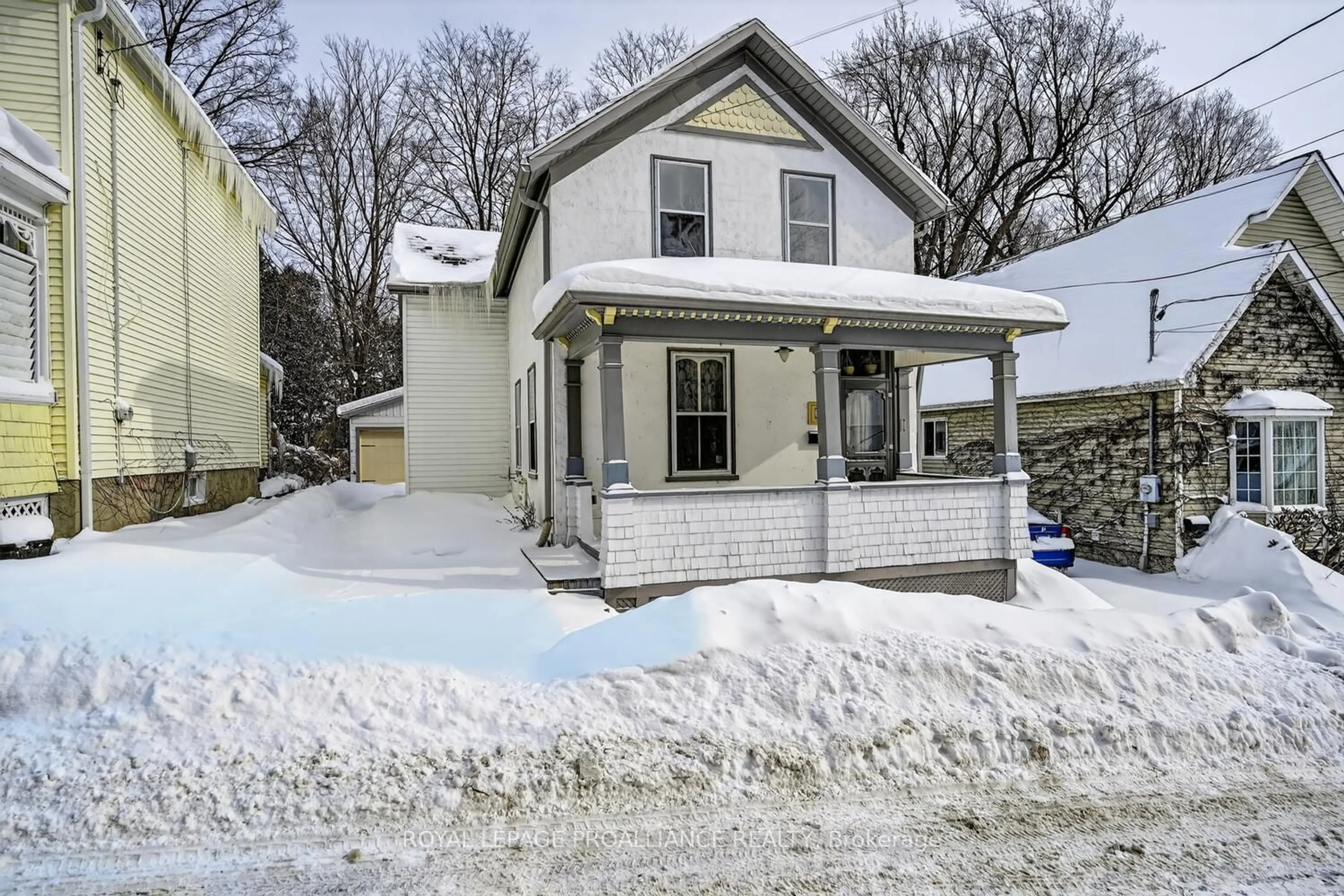 Home with vinyl exterior material, street for 37 Orchard St, Brockville Ontario K6V 2J6