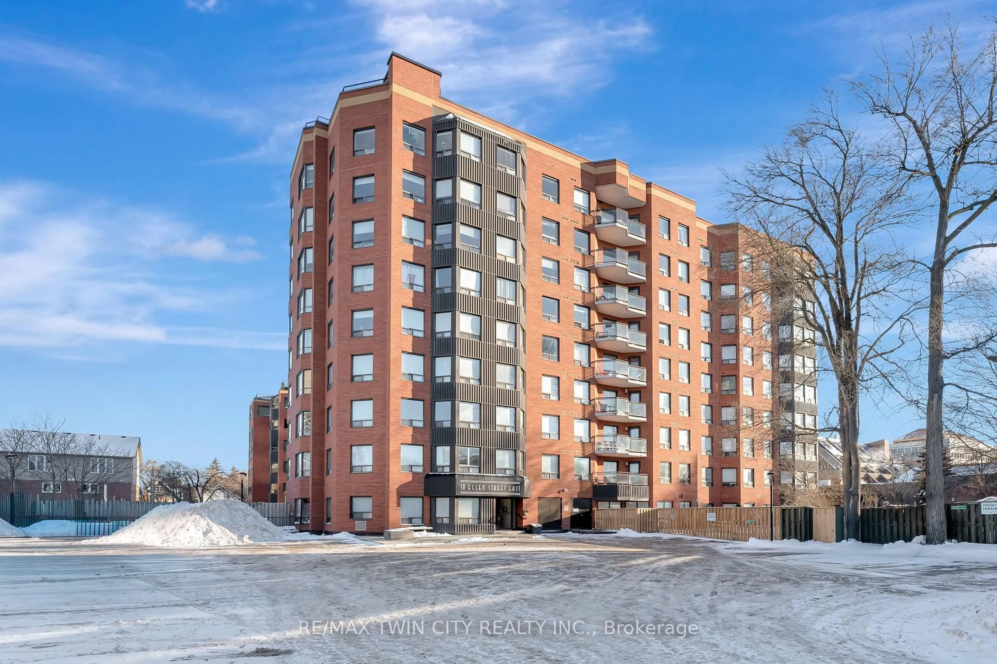 Home with brick exterior material, building for 10 Ellen St #901, Kitchener Ontario N2H 6R8