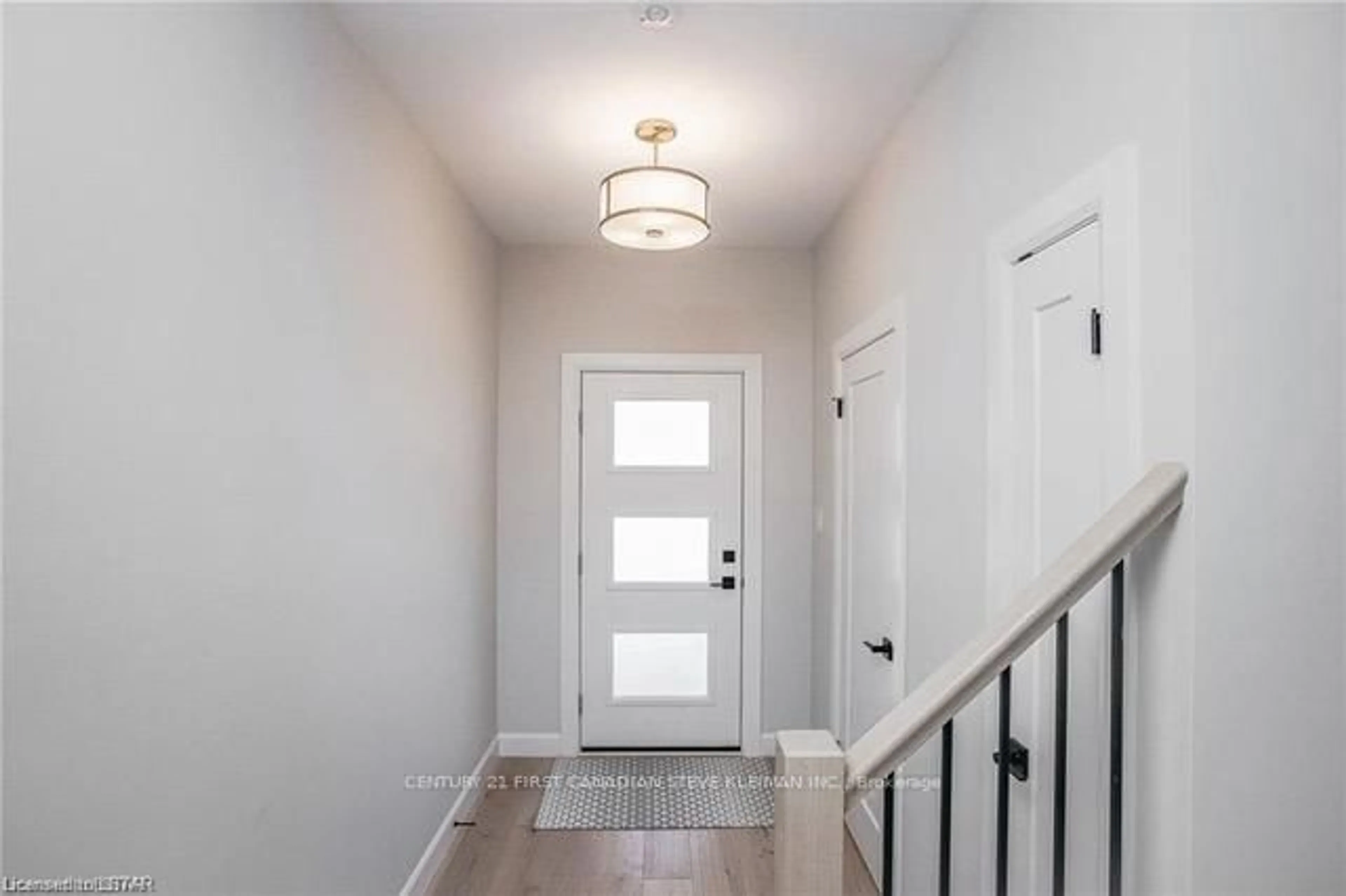 Indoor entryway for 2700 BUROAK Dr #21, London North Ontario N6G 5B6
