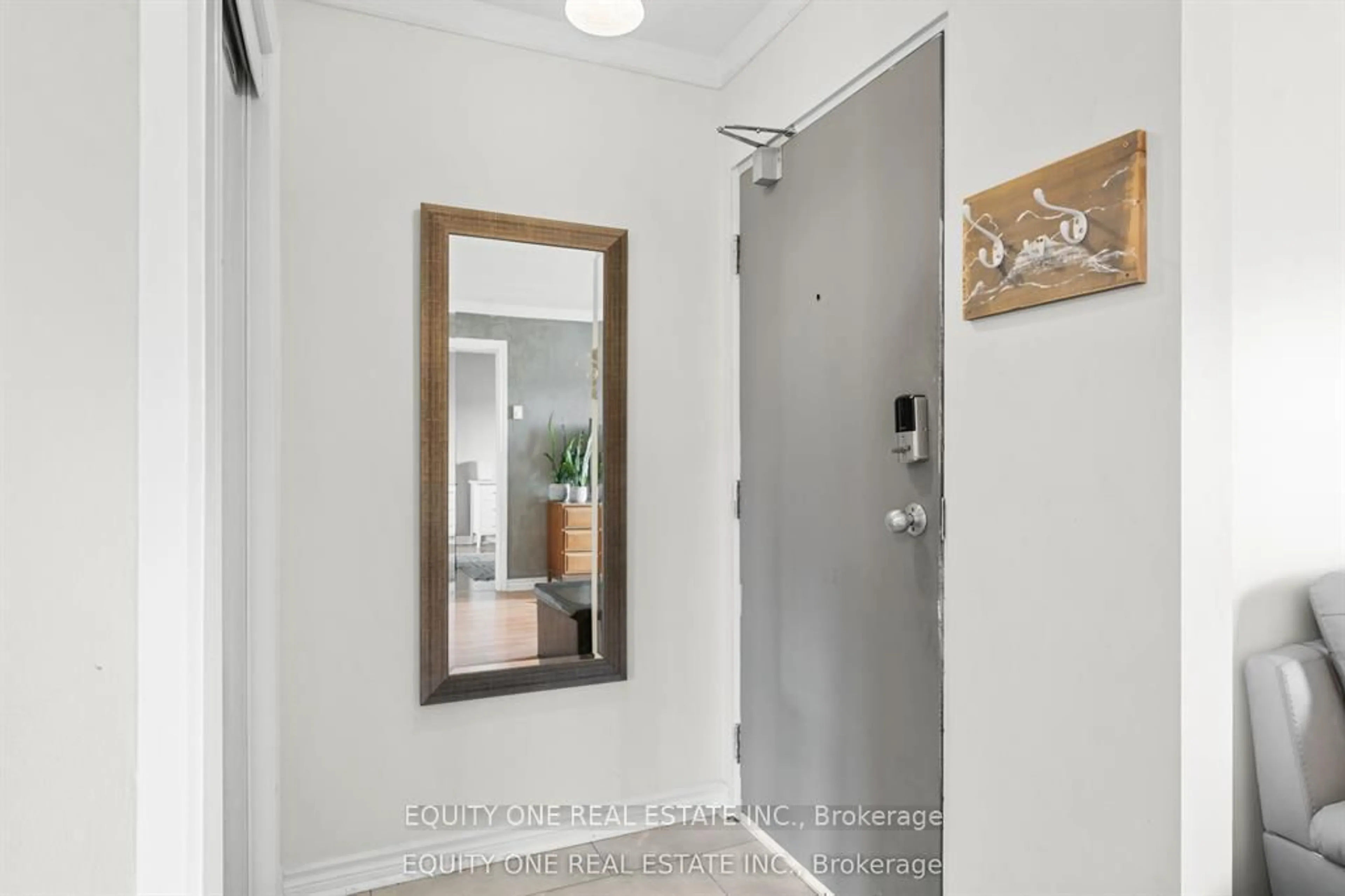 Indoor entryway for 185 Du Comte St #202A, Alfred and Plantagenet Ontario K0B 1L0