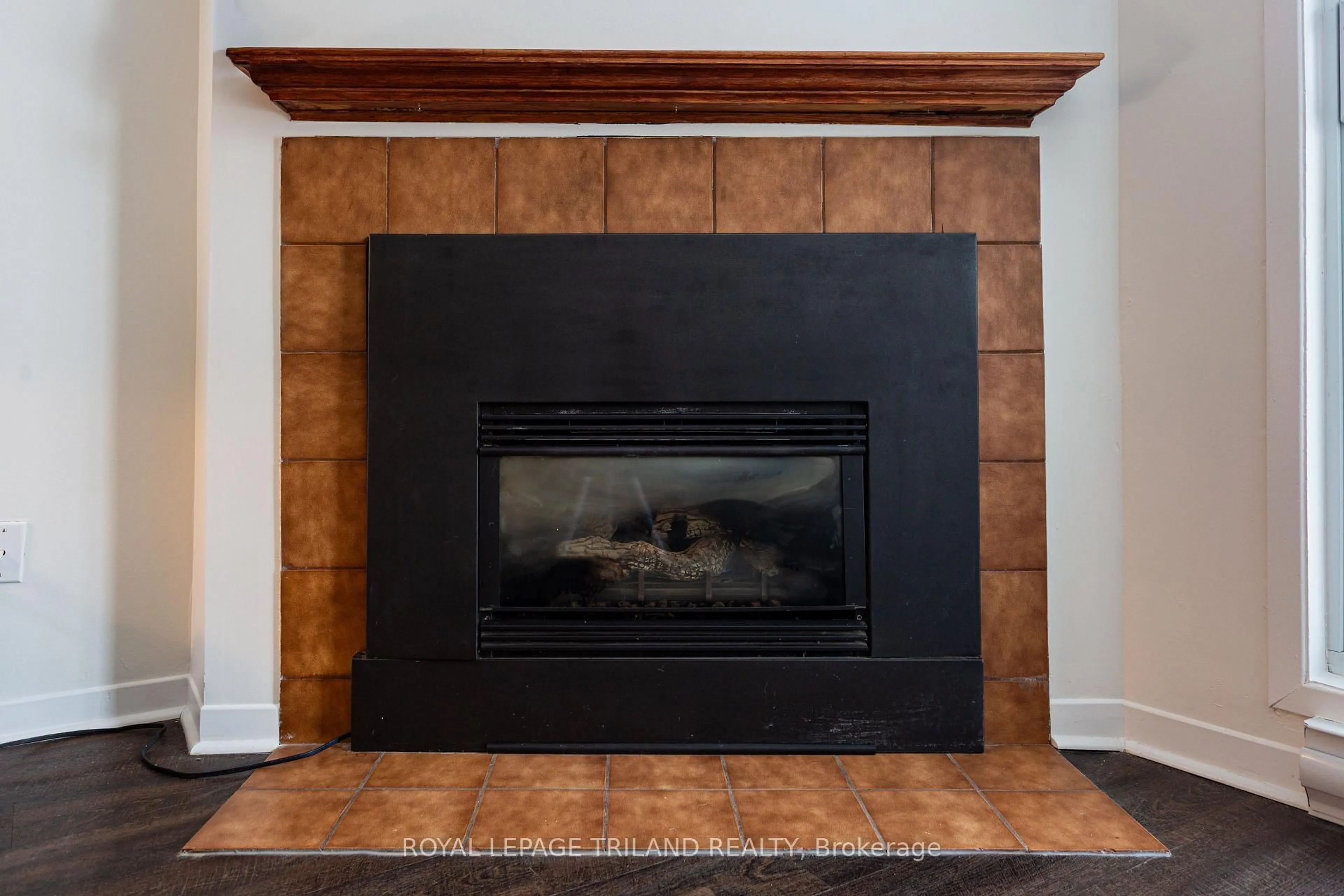 Unknown for 1096 Jalna Blvd #6, London South Ontario N6E 3B8