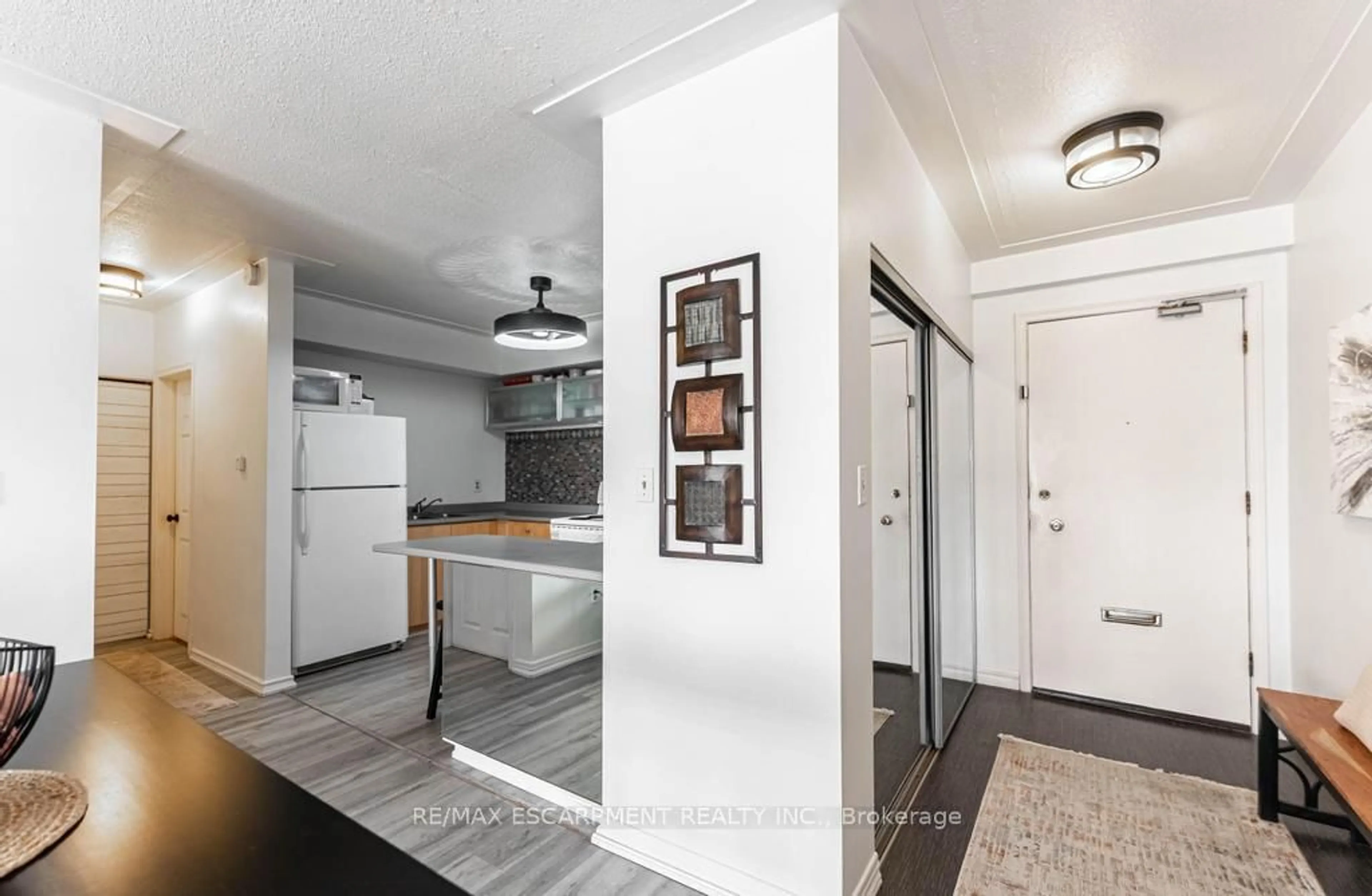 Unknown for 8 WOODMAN Dr #508, Hamilton Ontario L8K 4C9